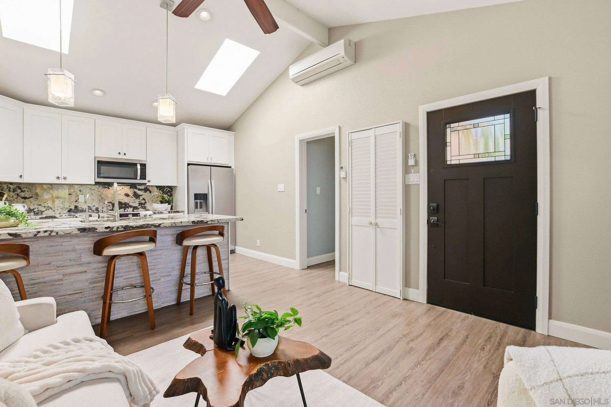 https://cdn.realtyfeed.com/cdn/127/260011033/ae182146efc5793bdef28d8d7d009412.webp