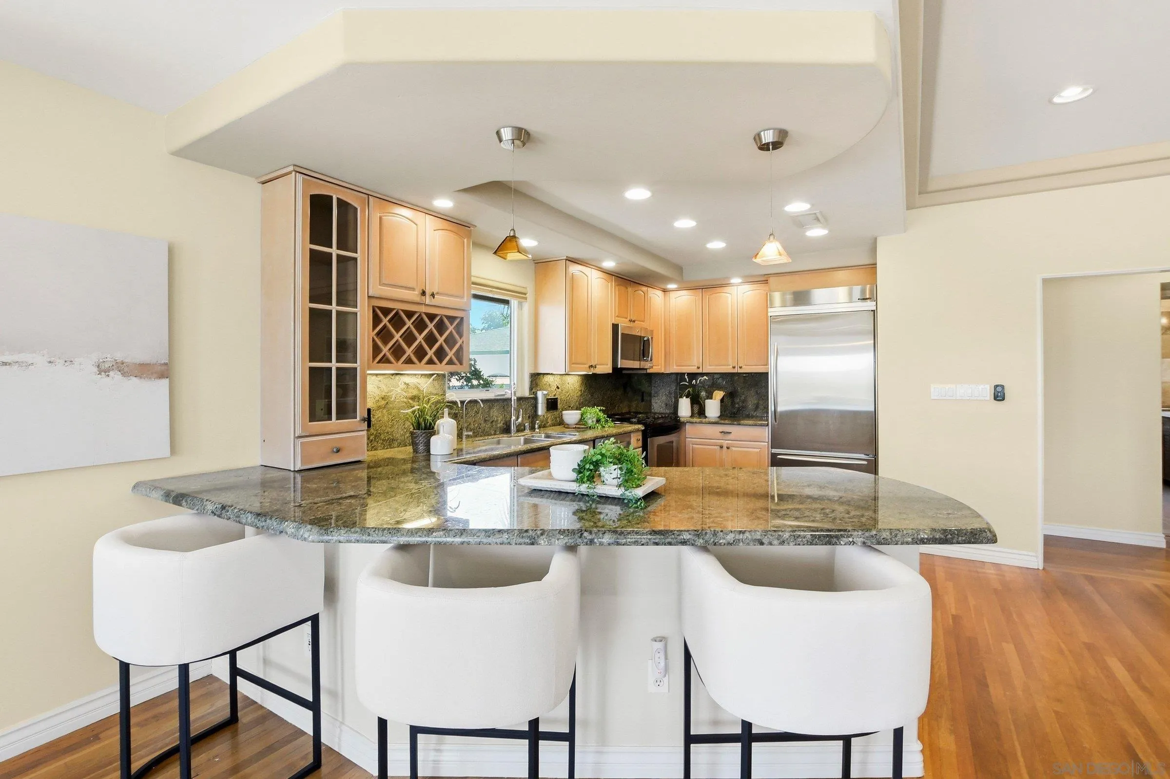 https://cdn.realtyfeed.com/cdn/127/260011033/b8974386c9d78273acba8fedb747ac9e.webp