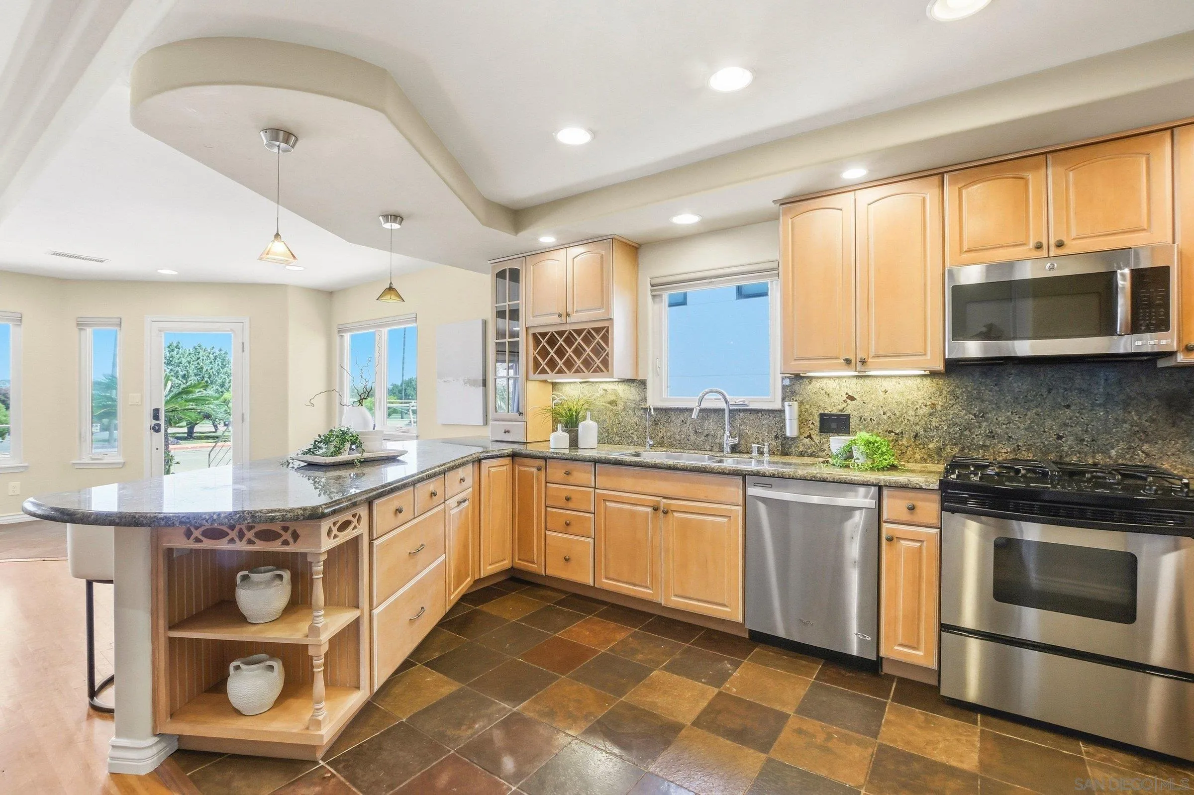 https://cdn.realtyfeed.com/cdn/127/260011033/ef01a01e157469648d6a51a1d1f940fb.webp