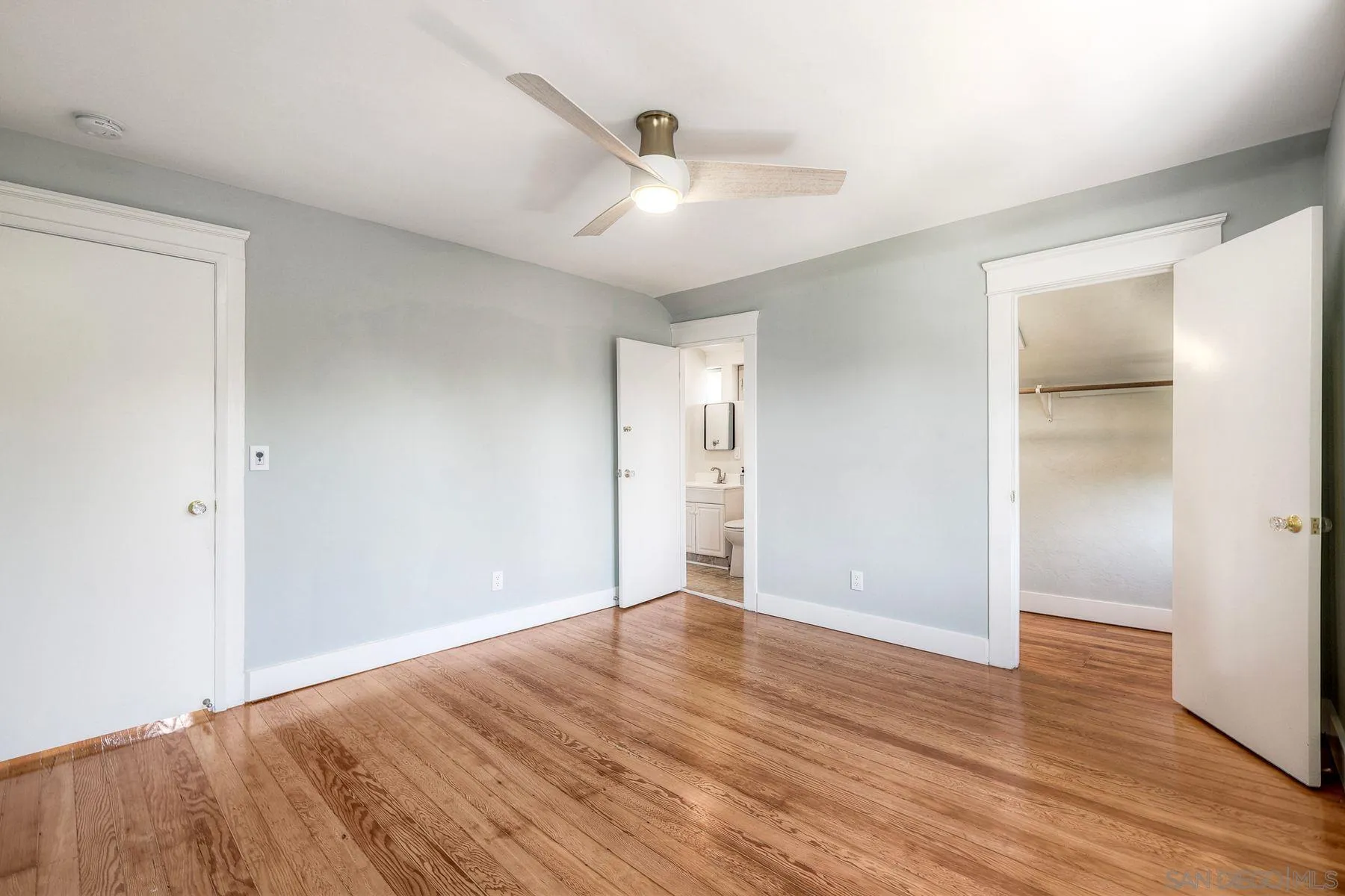 https://cdn.realtyfeed.com/cdn/127/260011035/280fb9653a05d344ef128aa1e9f824c6.webp