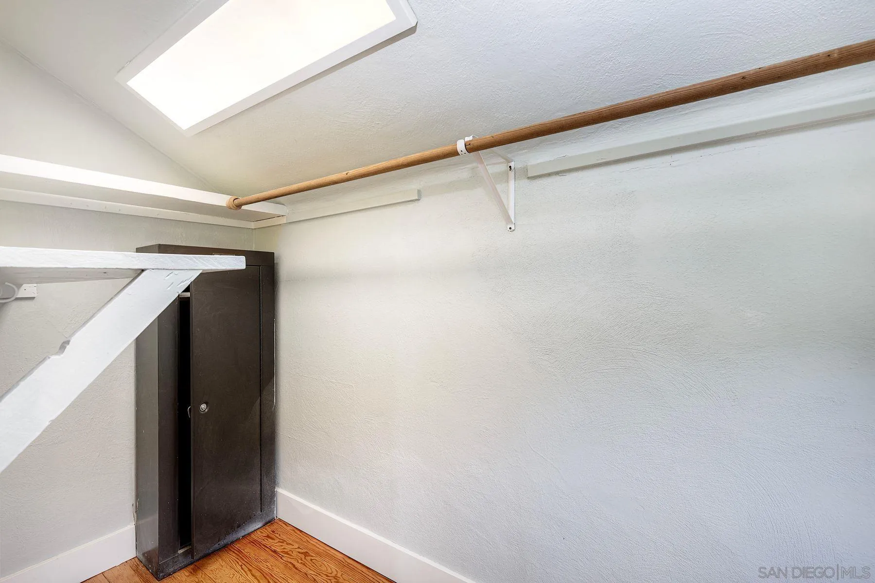 https://cdn.realtyfeed.com/cdn/127/260011035/34410ffb00485df3dadea80bad5ebb63.webp