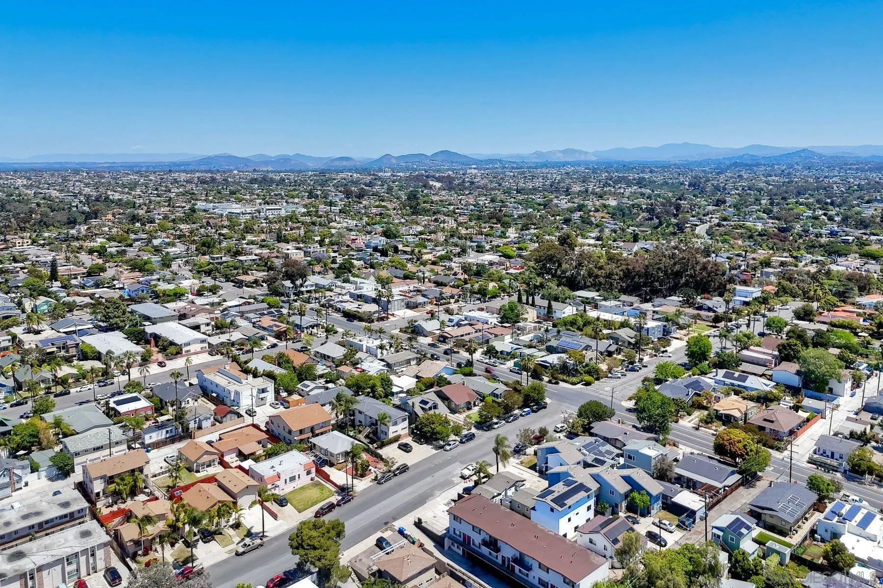 https://cdn.realtyfeed.com/cdn/127/260011035/8765236b0d0f647fd4f2c5c97a73917a.webp