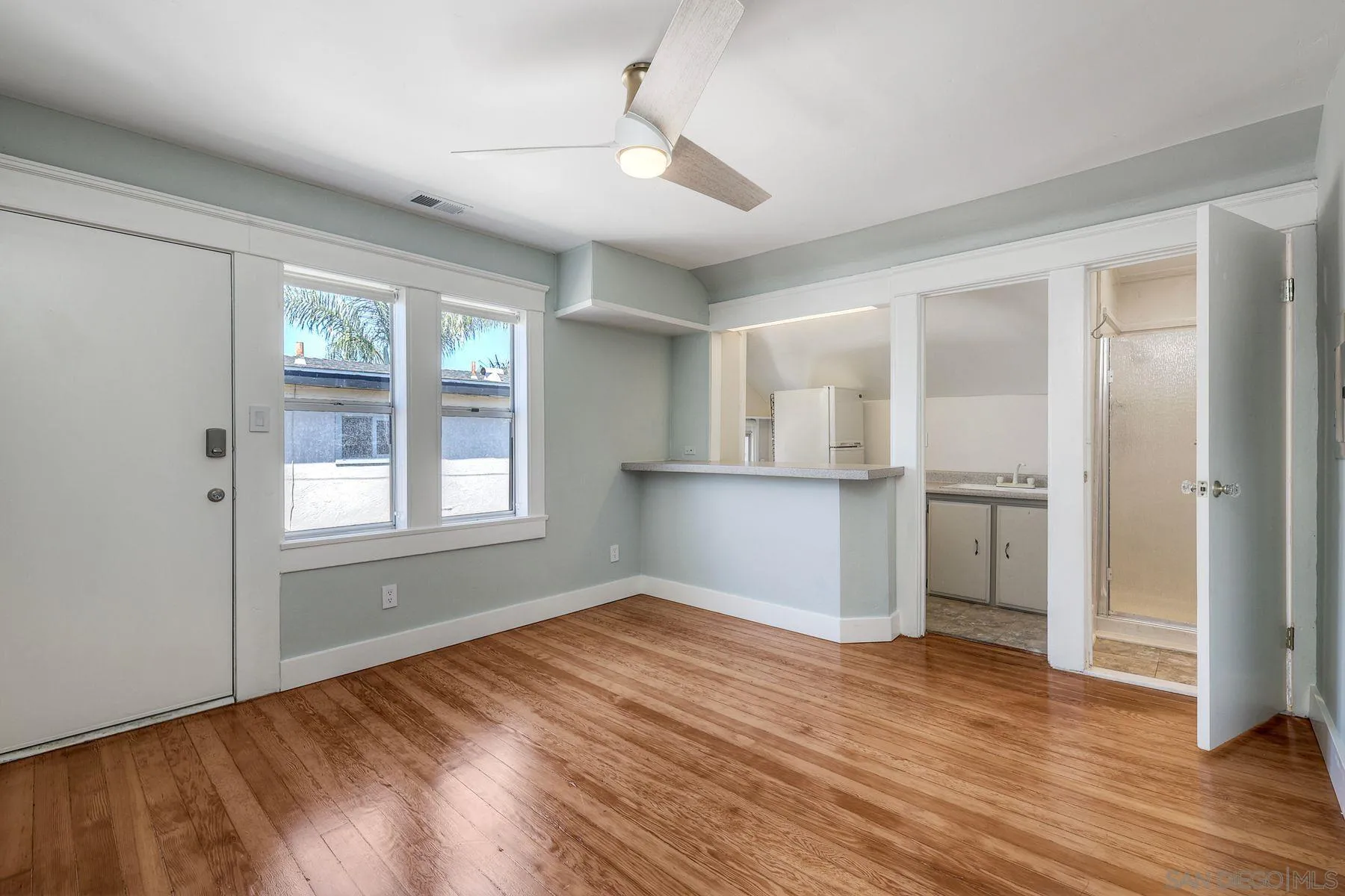 https://cdn.realtyfeed.com/cdn/127/260011035/da64e476665c92a334a66c2e7505813c.webp