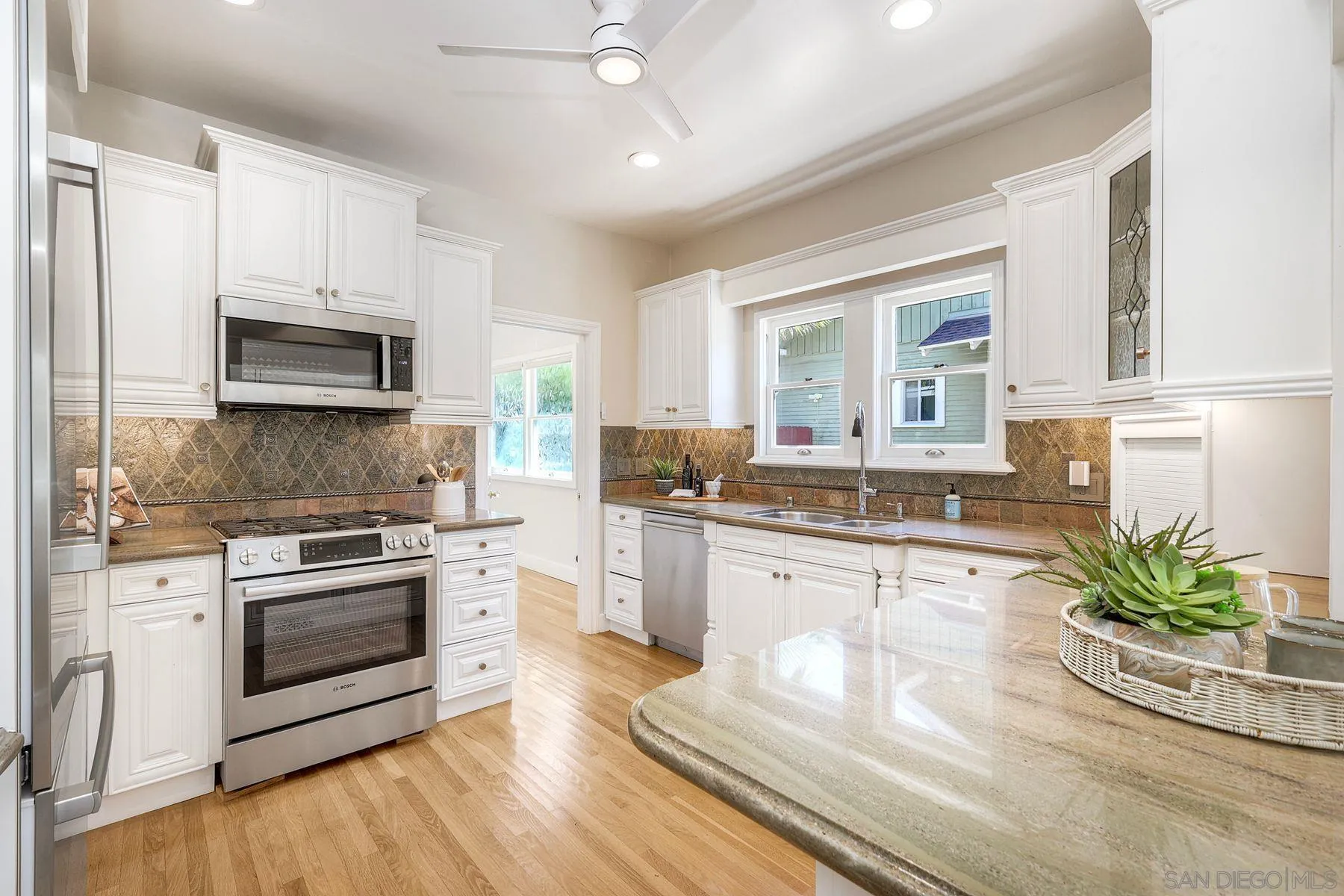 https://cdn.realtyfeed.com/cdn/127/260011035/e2e745fae479f468cd184a5aef26c4c6.webp