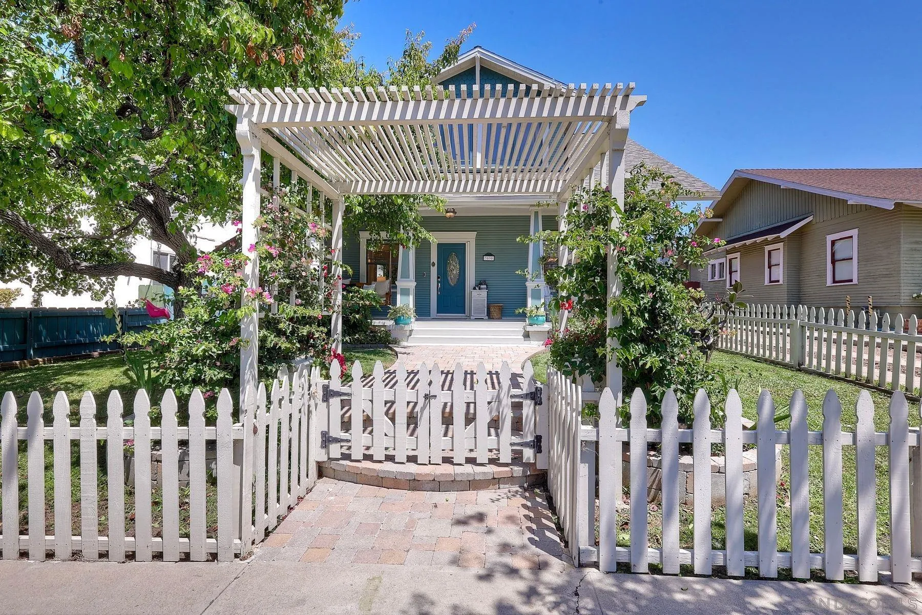 https://cdn.realtyfeed.com/cdn/127/260011035/f29971239f3400bf35405e471746da48.webp