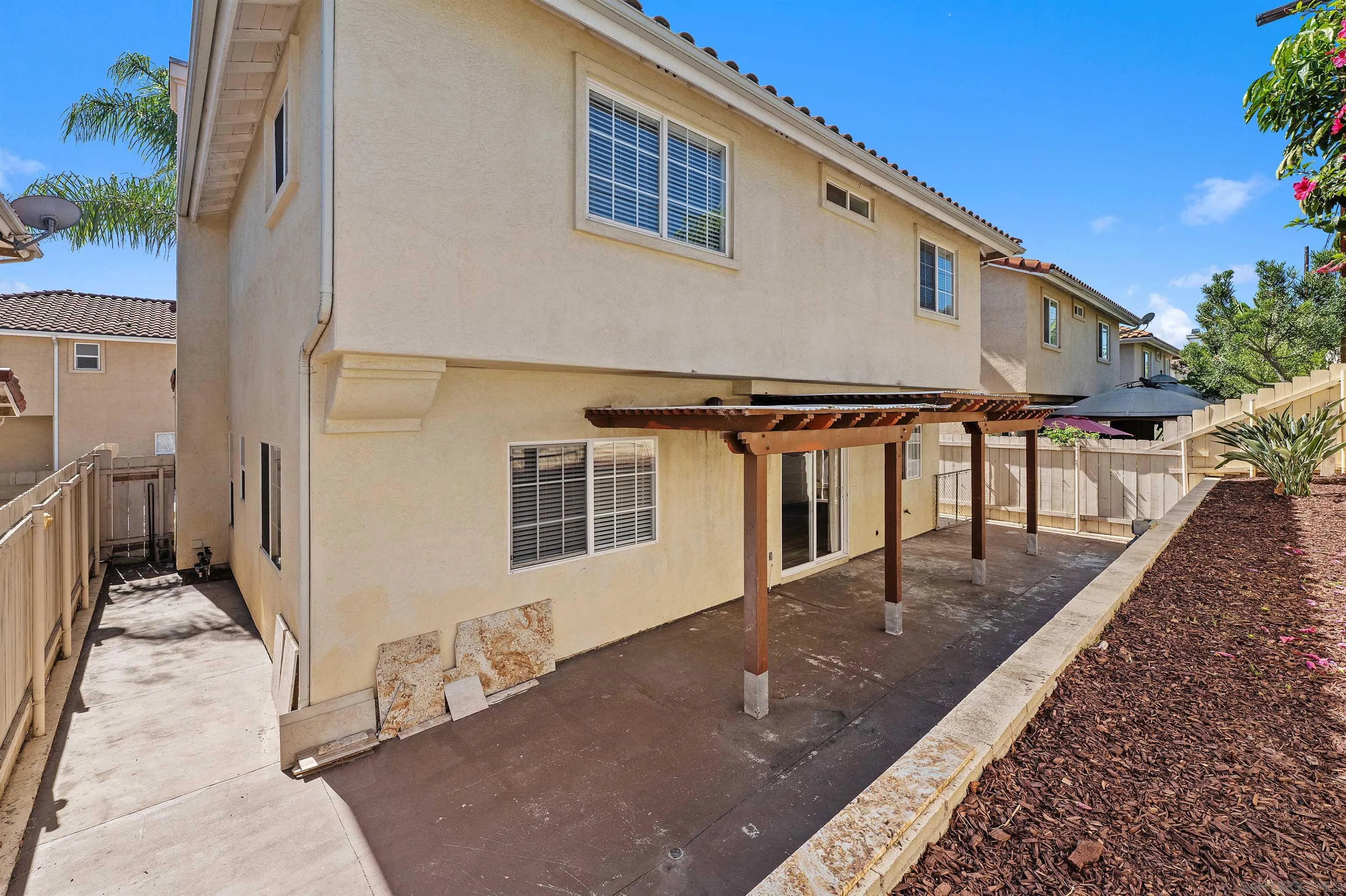 https://cdn.realtyfeed.com/cdn/127/260011036/43b1c5fe807e1bc5ff22199752ff6d38.webp
