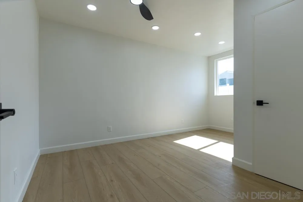 https://cdn.realtyfeed.com/cdn/127/260011037/bd41b5e154a5626332347b85b13af8f3.webp