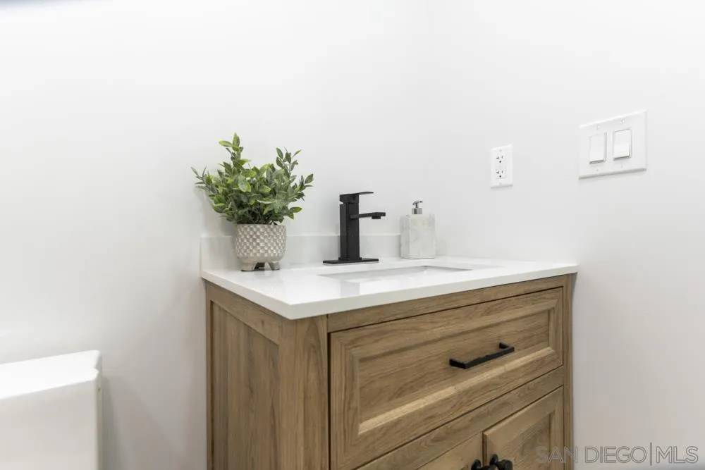 https://cdn.realtyfeed.com/cdn/127/260011037/eb84b86b912e87912b5d605a10a3a501.webp