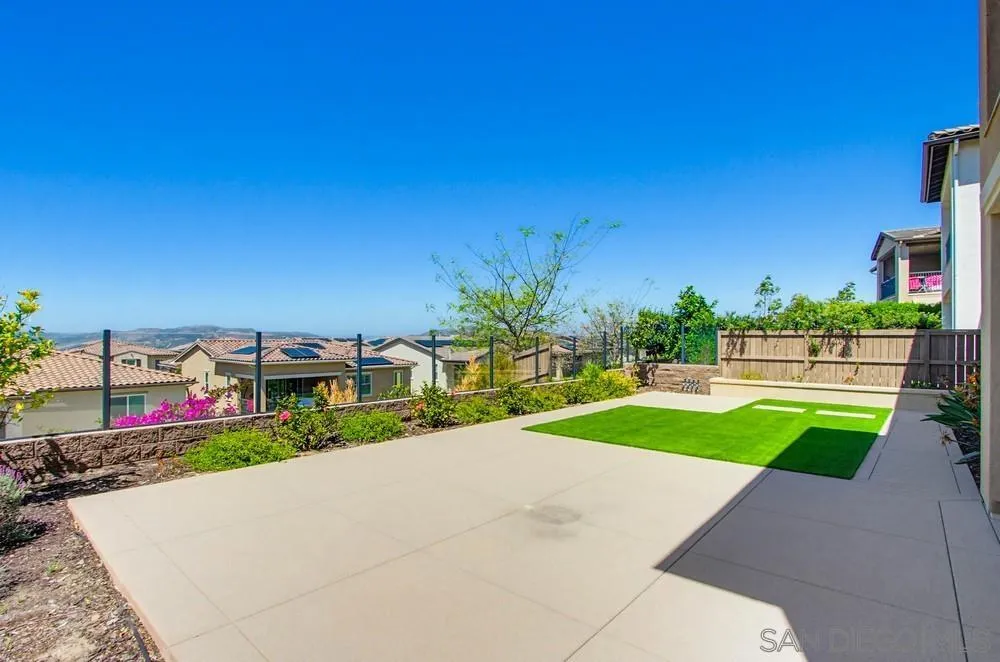 https://cdn.realtyfeed.com/cdn/127/260011039/2b6a8509d8ee7319cc2c88f984994445.webp