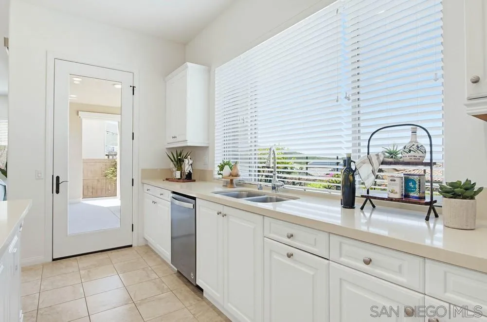 https://cdn.realtyfeed.com/cdn/127/260011039/eae866f61d1a7d07010f26d2be058ca1.webp