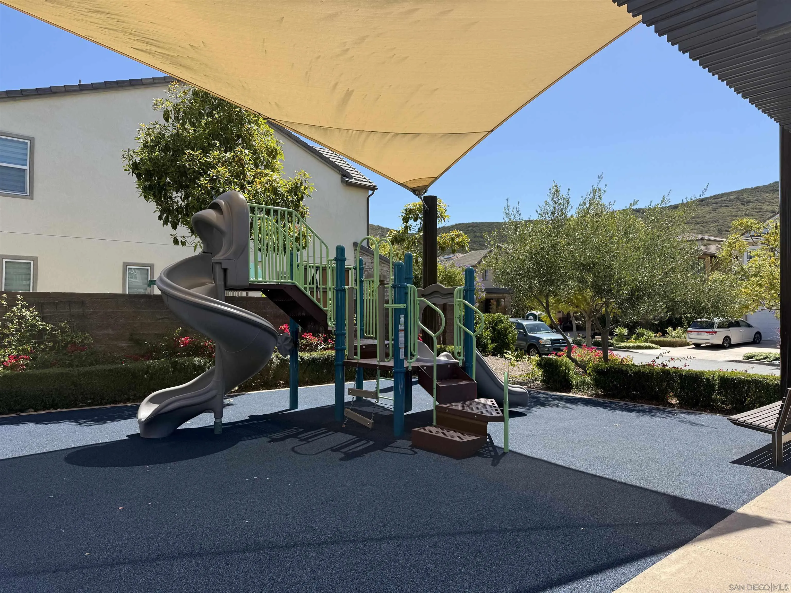 https://cdn.realtyfeed.com/cdn/127/260011039/f39ca6b59ba6b94a10ed980ae3a07712.webp