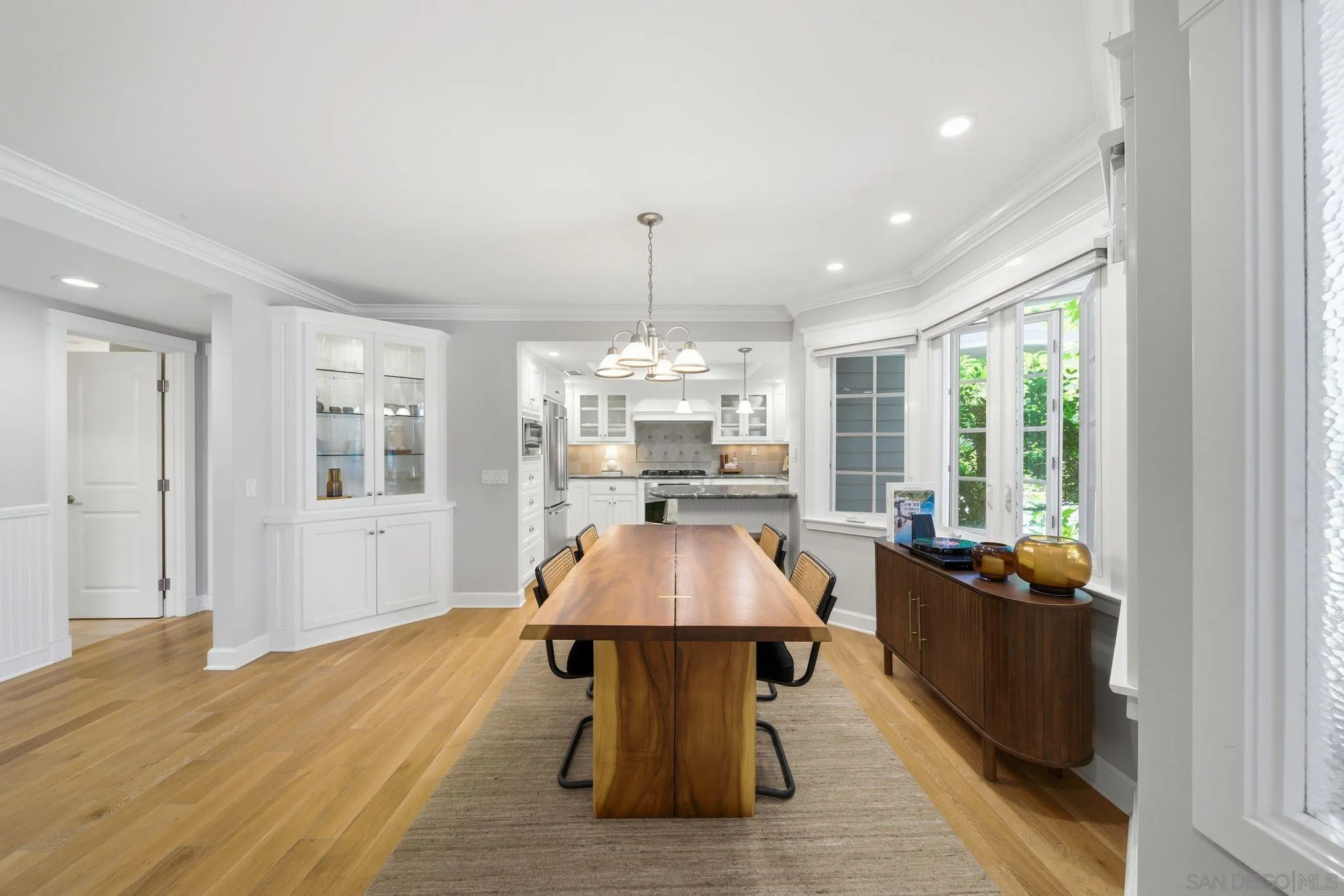 https://cdn.realtyfeed.com/cdn/127/260011040/6bf76bbeb6c17a32c187a3347835829a.webp