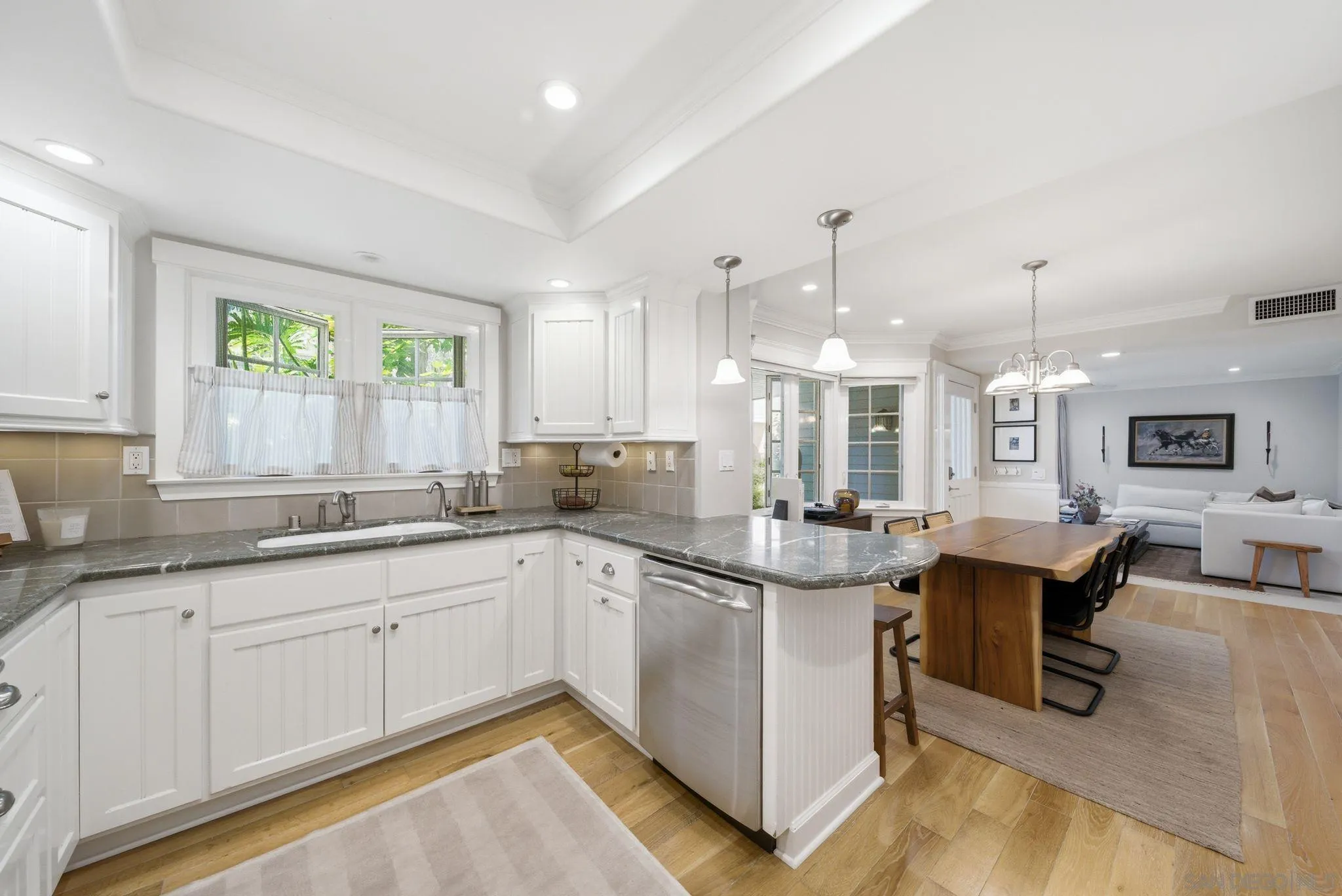 https://cdn.realtyfeed.com/cdn/127/260011040/7bb8def31040529ec8eeadebe68f263a.webp