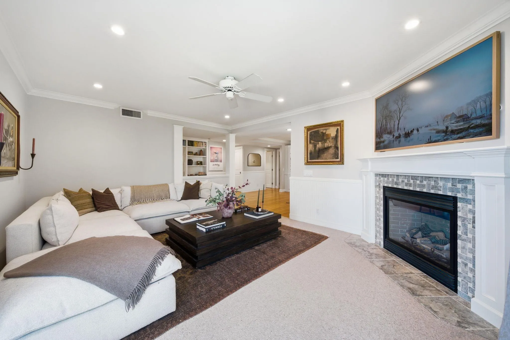 https://cdn.realtyfeed.com/cdn/127/260011040/ef4ec9d7a24f474c1557e20fa35a6bb5.webp