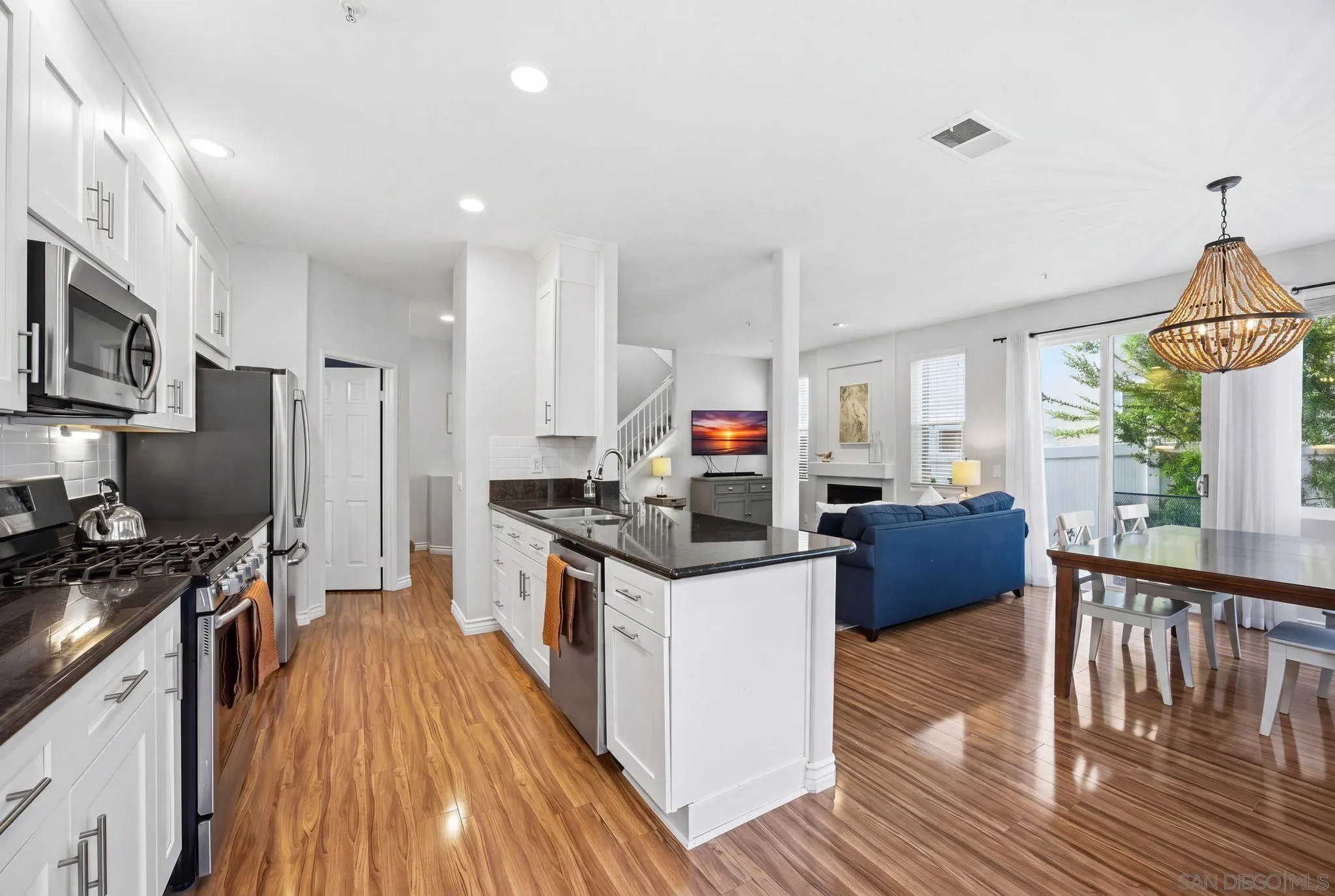 https://cdn.realtyfeed.com/cdn/127/260011041/02915a607284ad42794ce22138bcfe19.webp