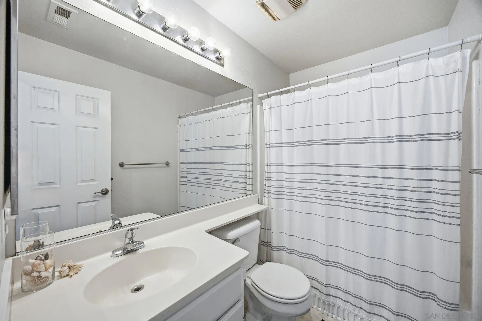 https://cdn.realtyfeed.com/cdn/127/260011041/90df336ec0eb581ec39ffb48cb36e89b.webp