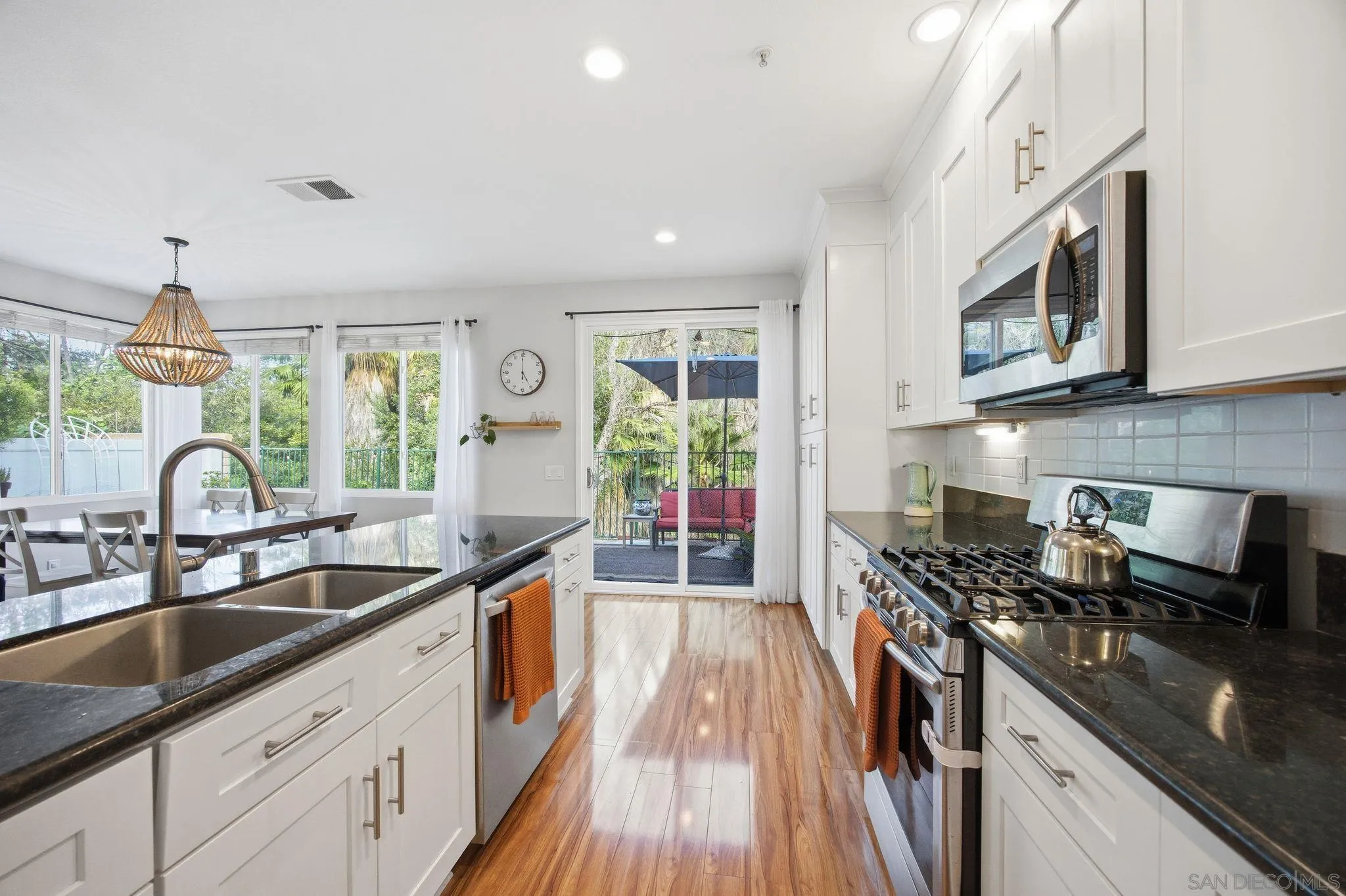 https://cdn.realtyfeed.com/cdn/127/260011041/e903655b4775ad31a166cc568f1a9aea.webp