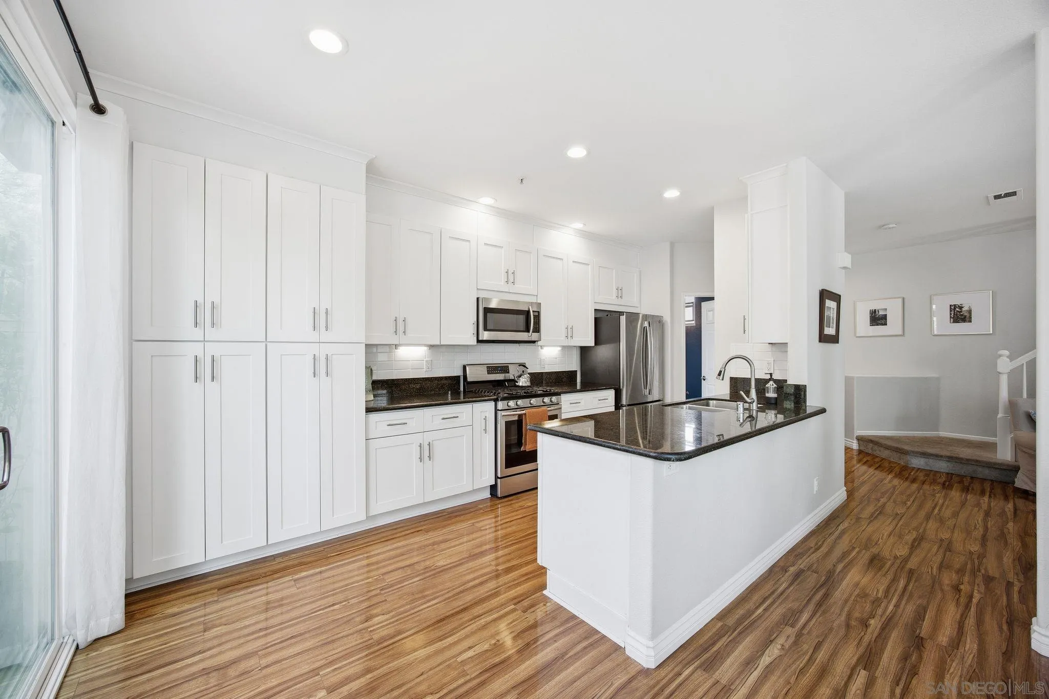 https://cdn.realtyfeed.com/cdn/127/260011041/f164ec1aa12af7e2b5ef8002cf1ec56d.webp
