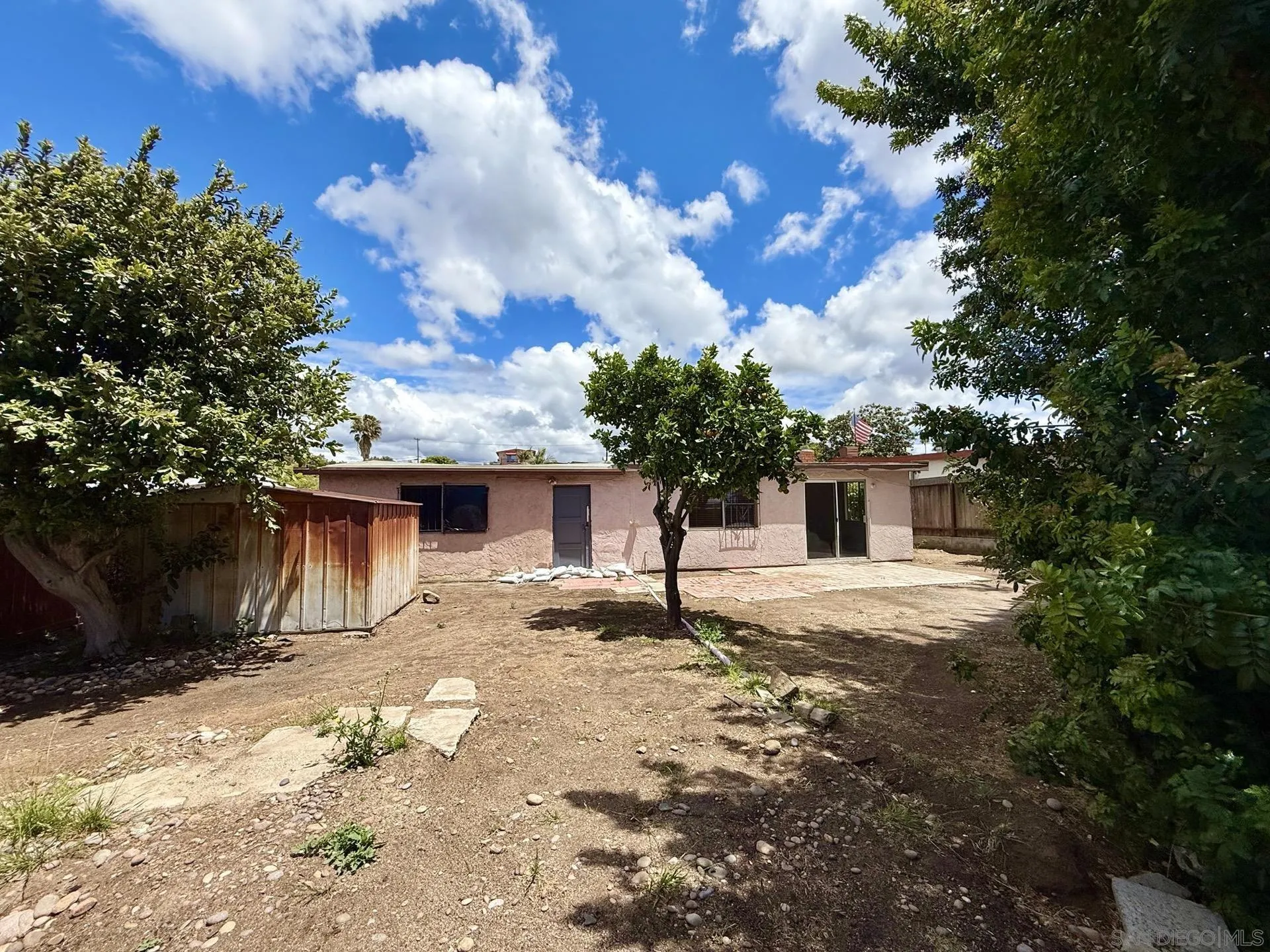 https://cdn.realtyfeed.com/cdn/127/260011043/1cabf9d6bf8d1694cb94265bef0d96b2.webp
