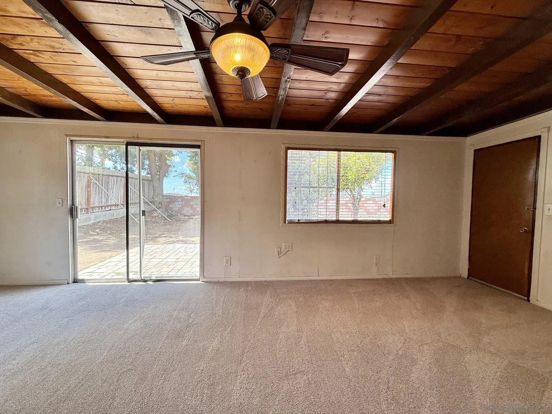 https://cdn.realtyfeed.com/cdn/127/260011043/1fe0001e84ba1b4753dc1339875bc488.webp