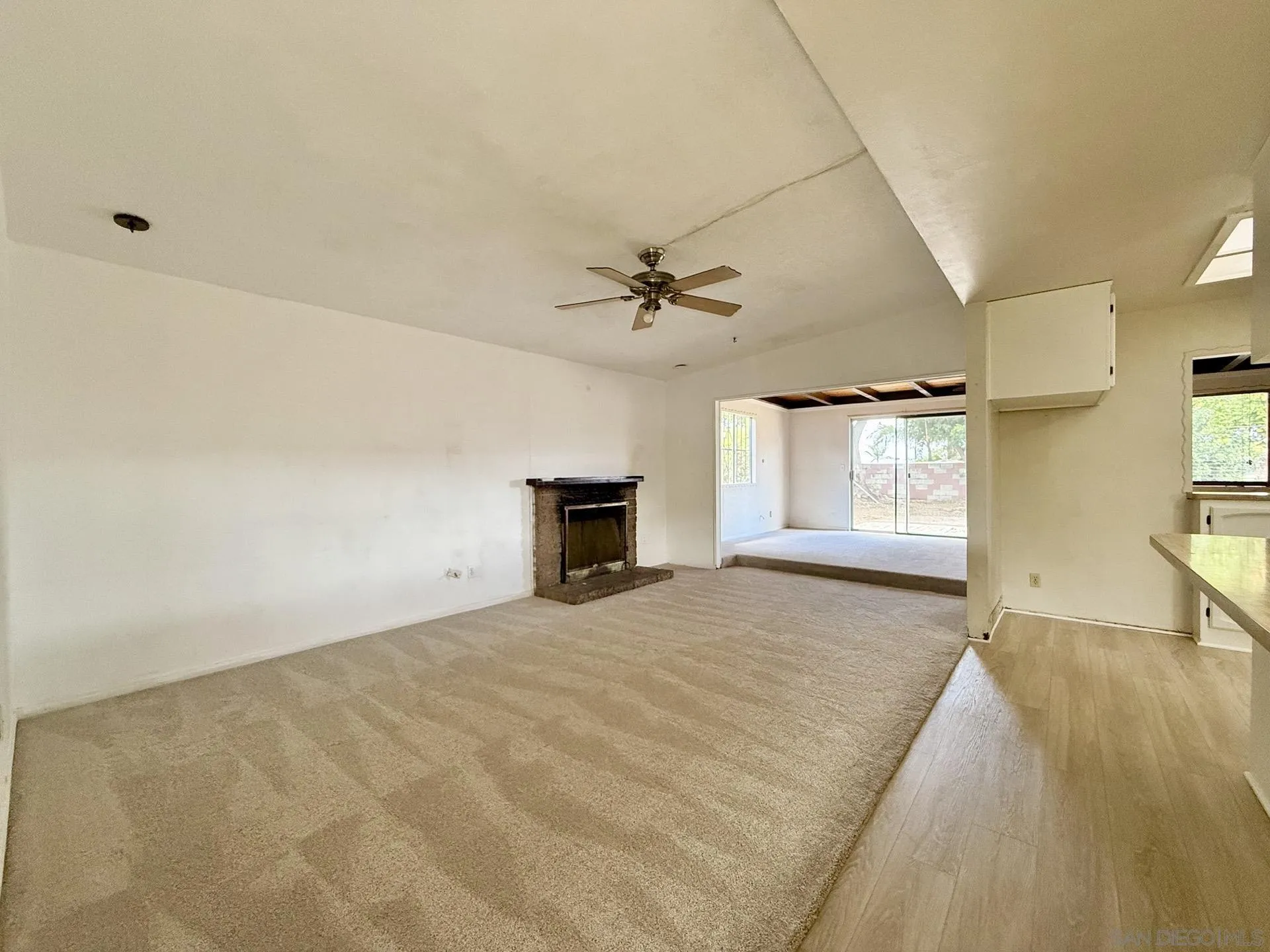 https://cdn.realtyfeed.com/cdn/127/260011043/5fc396367507d2b24a4b97b7725304e4.webp
