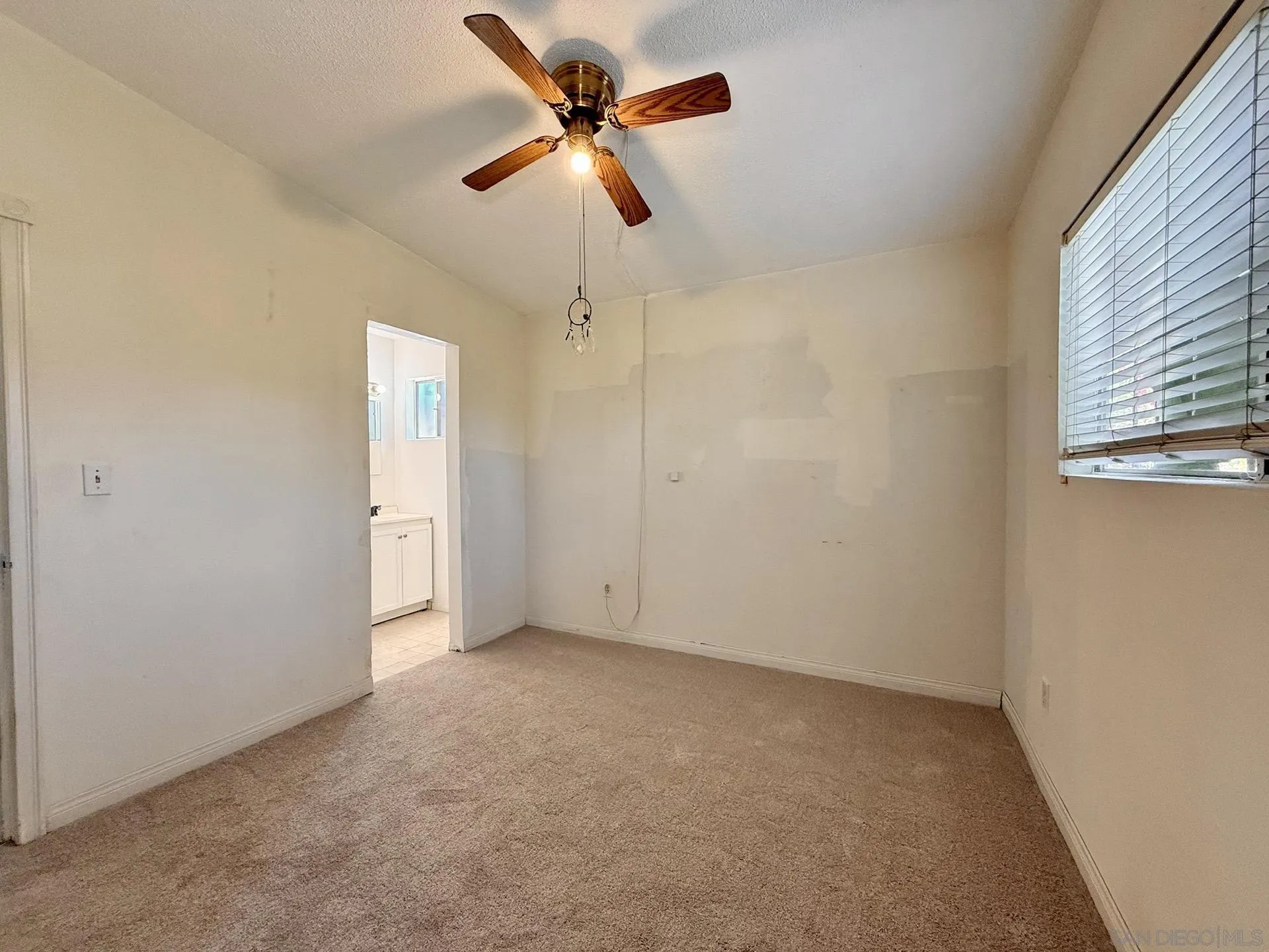 https://cdn.realtyfeed.com/cdn/127/260011043/7184249ec1e5a3da8618d1856abdcd6c.webp