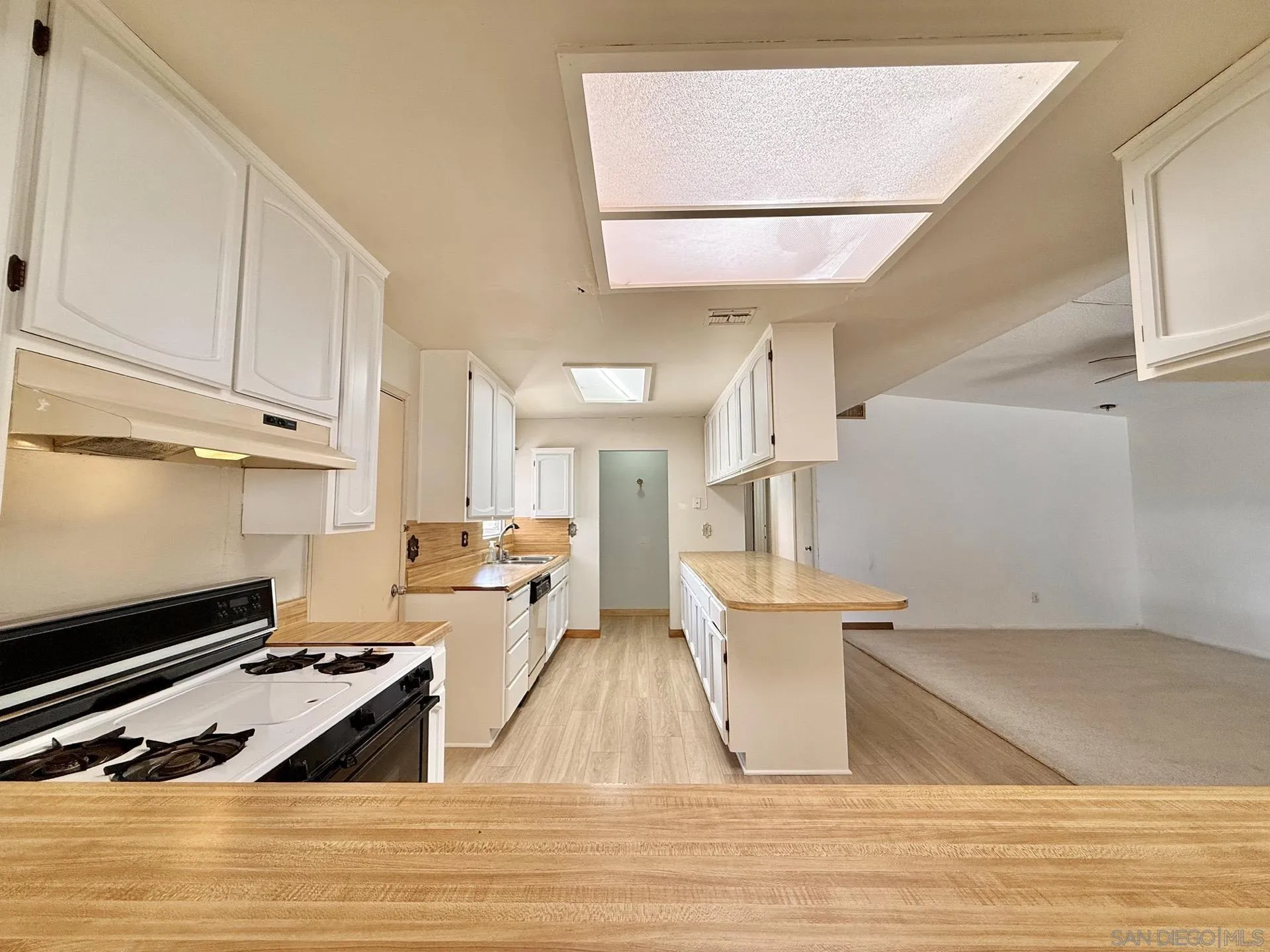 https://cdn.realtyfeed.com/cdn/127/260011043/86bfb1c956d5929b0e351bdc6fca21c1.webp