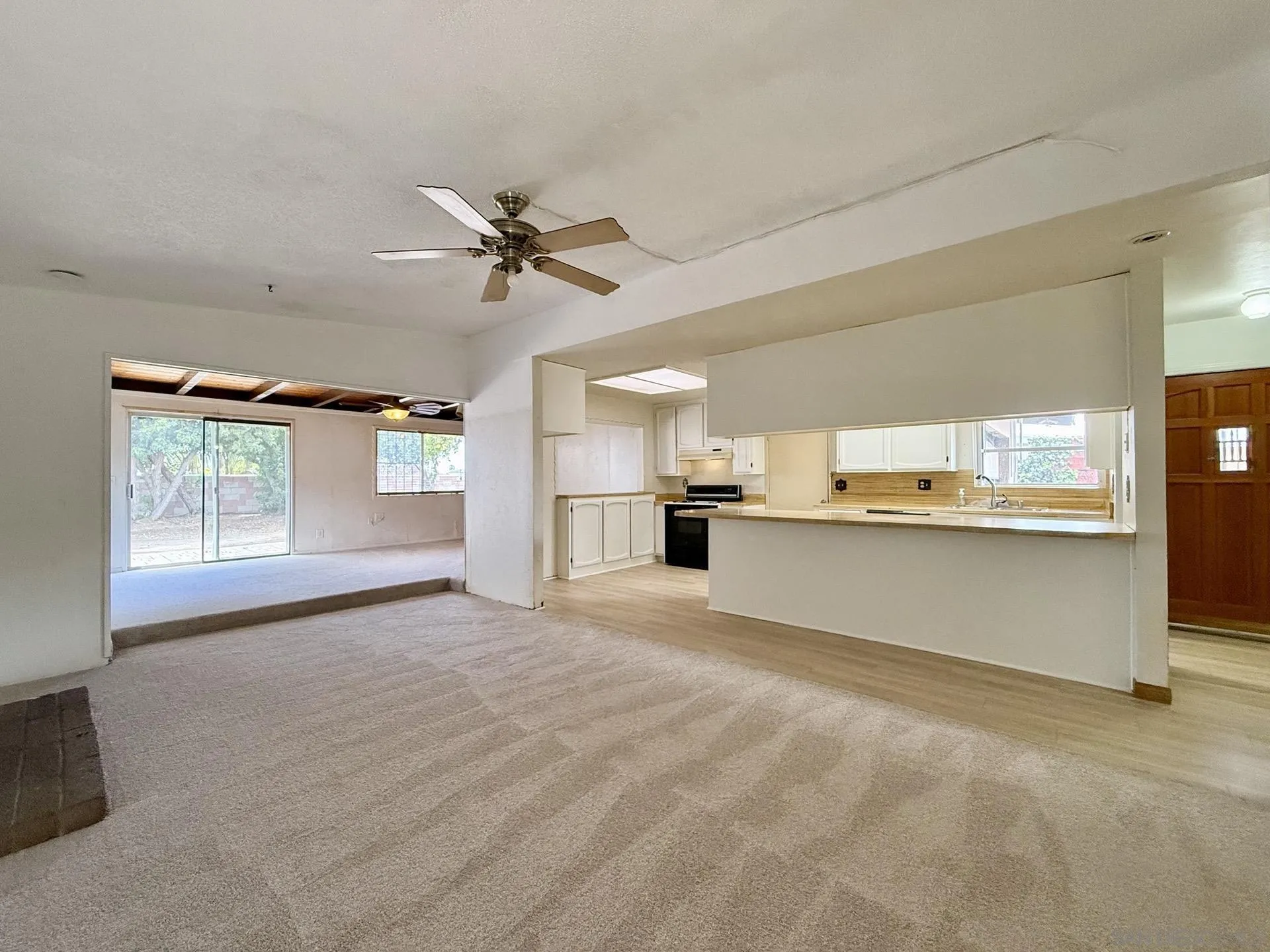 https://cdn.realtyfeed.com/cdn/127/260011043/8f8384088b91ae318168e8741bc941e6.webp