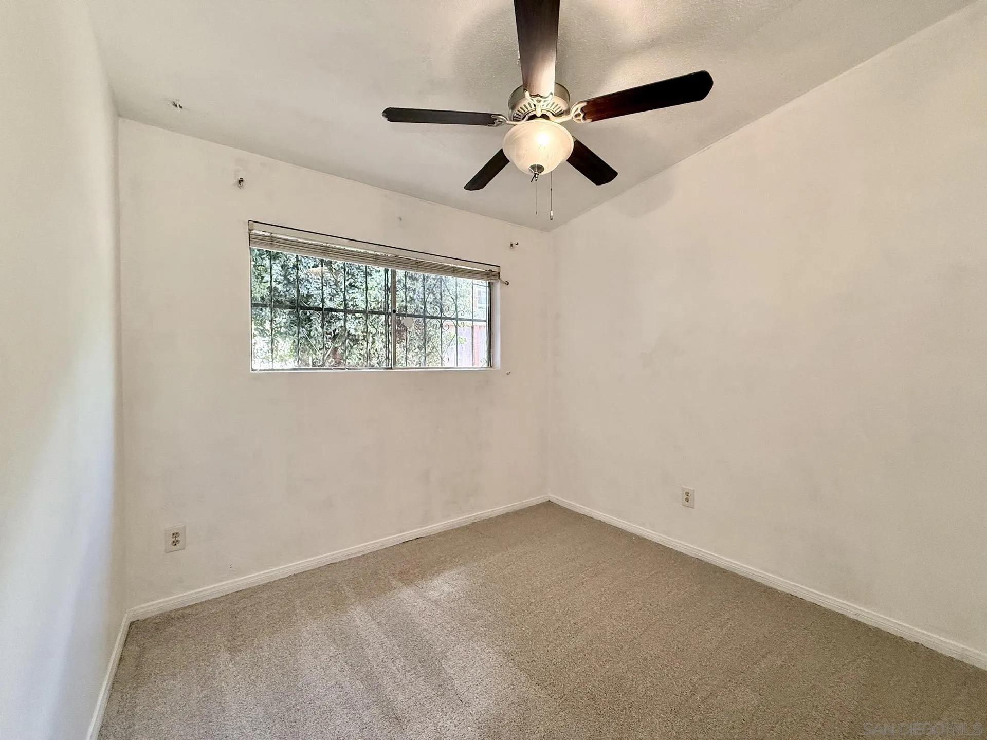 https://cdn.realtyfeed.com/cdn/127/260011043/da68a74fd3f079eae1da0319ee1214dc.webp