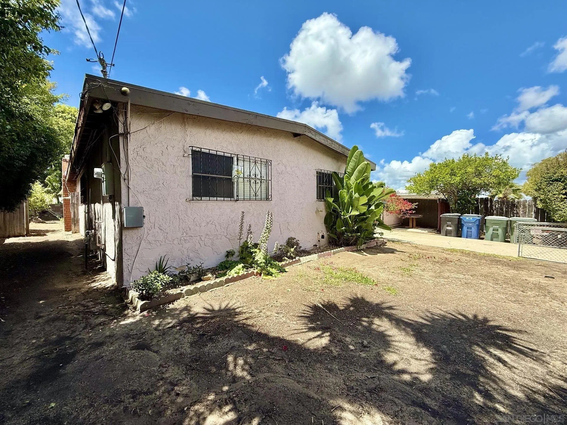 https://cdn.realtyfeed.com/cdn/127/260011043/dbf62fb5c9c6a43828cf0e511ead730d.webp