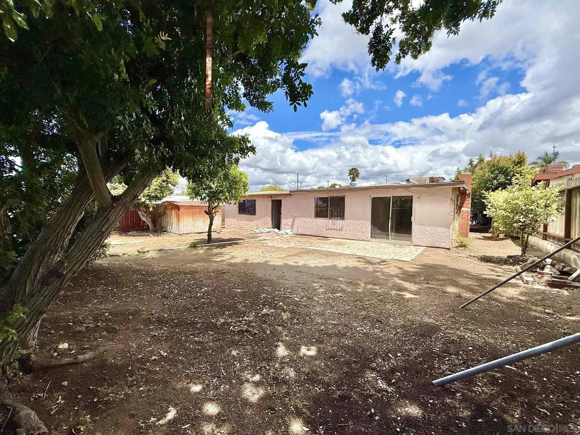 https://cdn.realtyfeed.com/cdn/127/260011043/f20b347b1308c06950749c7617f785d3.webp