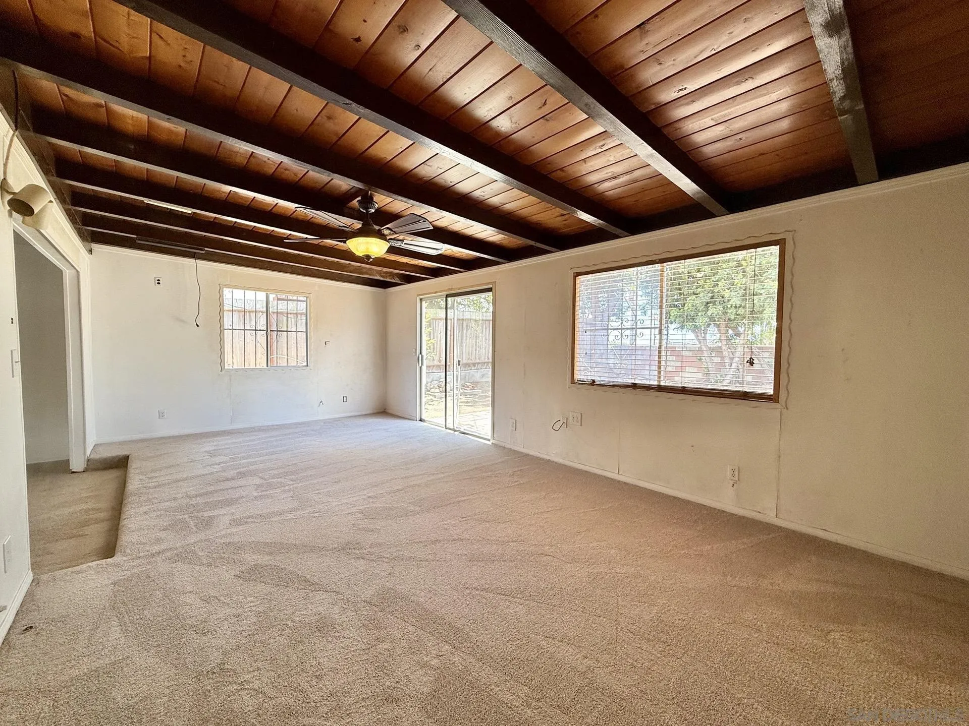 https://cdn.realtyfeed.com/cdn/127/260011043/f8196409383e55b205d18d179290004e.webp