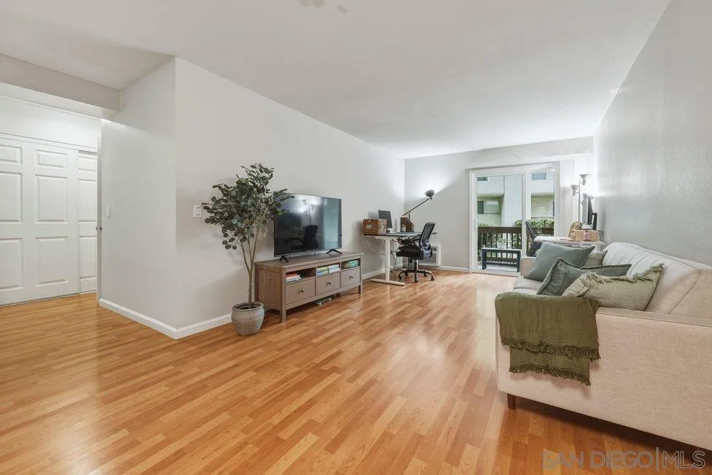 Photo #1: 260011045 Listing: Photo #1