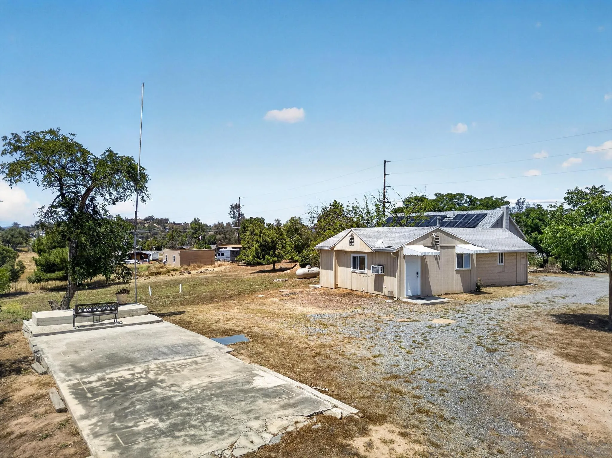 https://cdn.realtyfeed.com/cdn/127/260011046/0de5edd40134a86a192f6ee749deb53e.webp