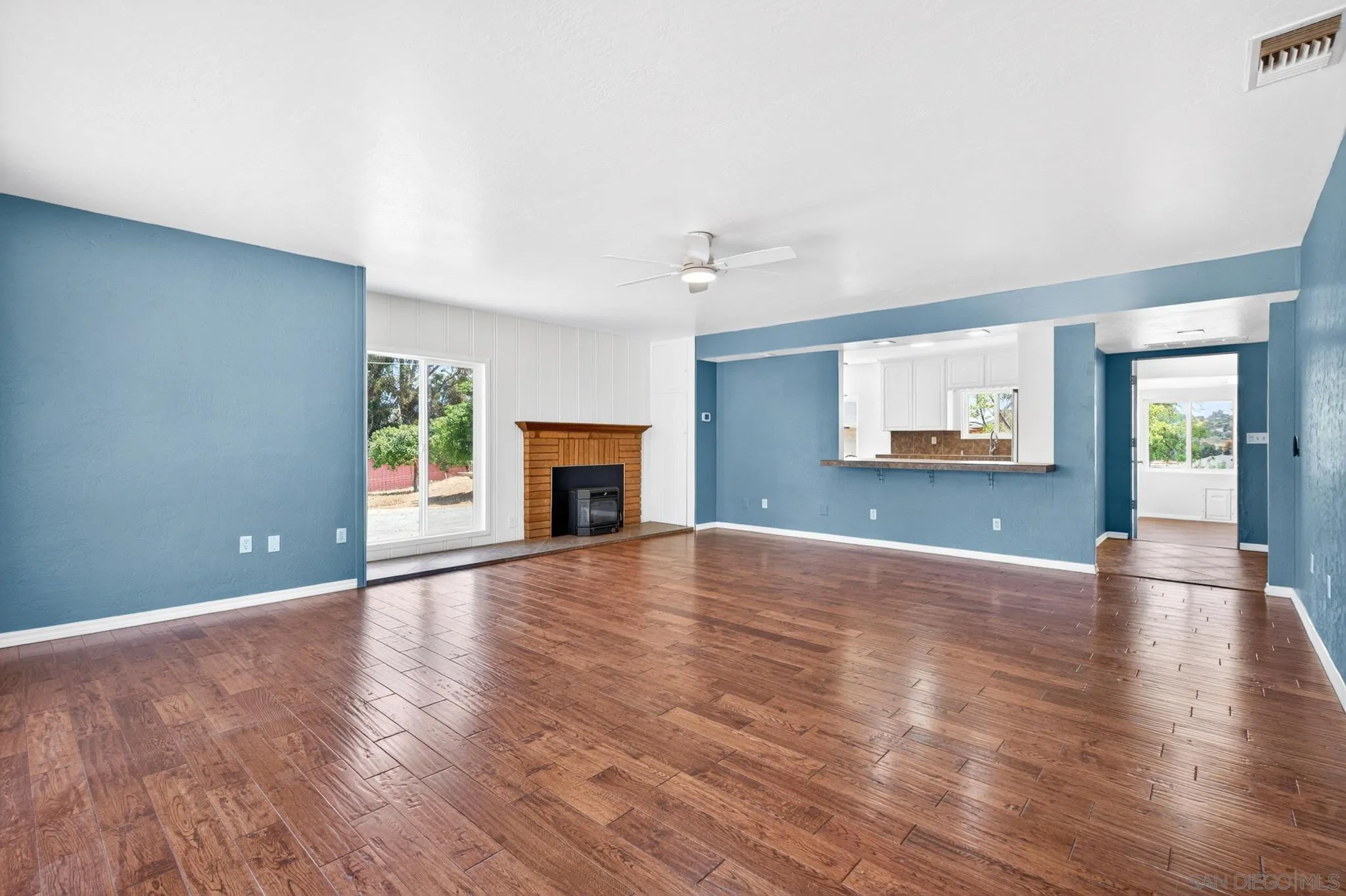 https://cdn.realtyfeed.com/cdn/127/260011046/259375124b1ea9f1cc2fdba5ca5b113a.webp