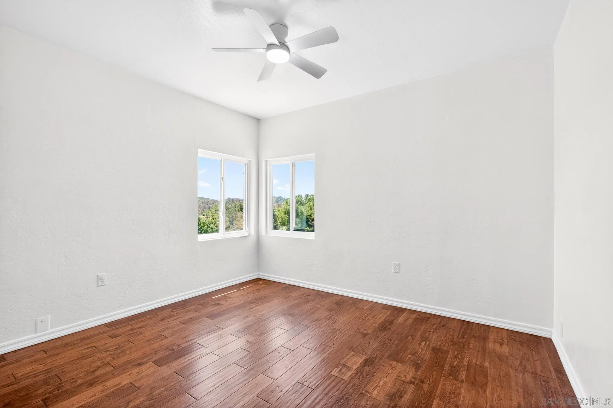 https://cdn.realtyfeed.com/cdn/127/260011046/77c7734f53519ad417892ae9e4aab2ac.webp