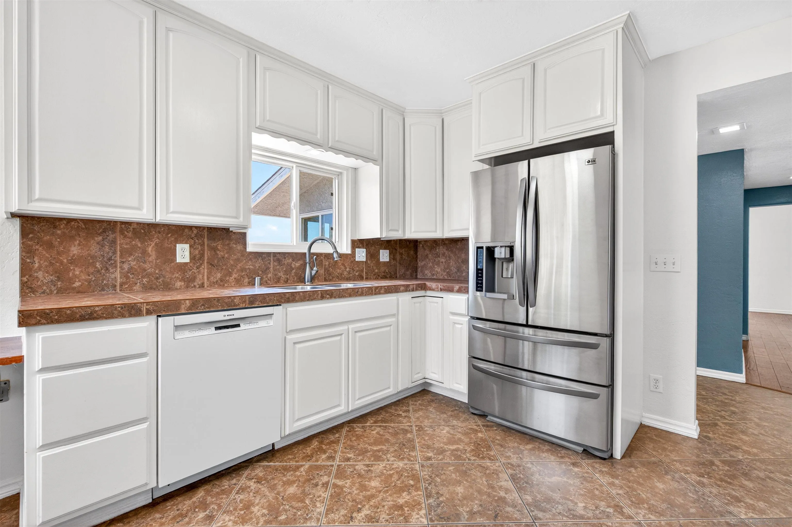 https://cdn.realtyfeed.com/cdn/127/260011046/7dbb36b1475c0f163dd25e48fd3f76c1.webp