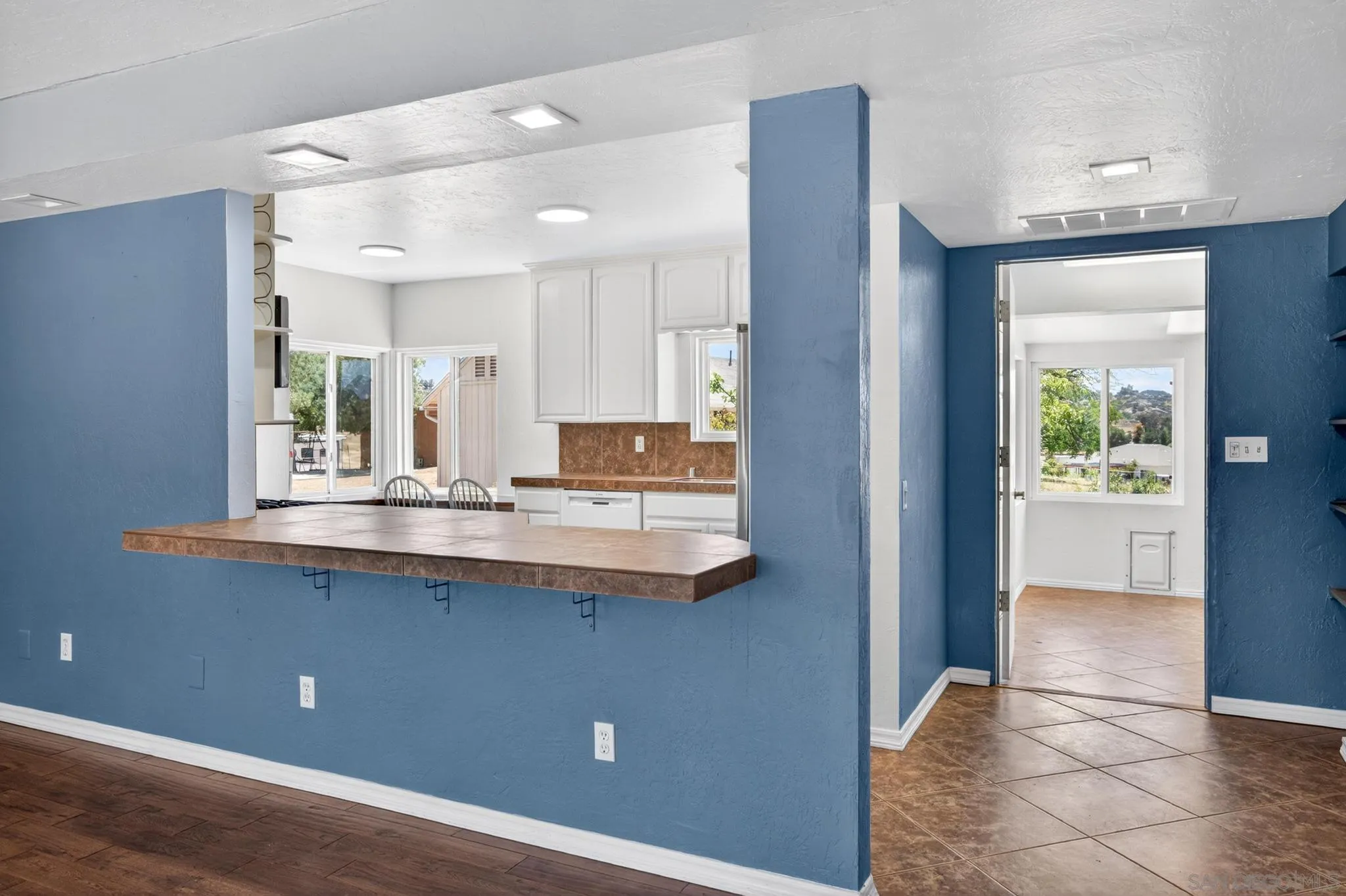 https://cdn.realtyfeed.com/cdn/127/260011046/ac3e266dc12f1955bd9ad8be771bdd0c.webp