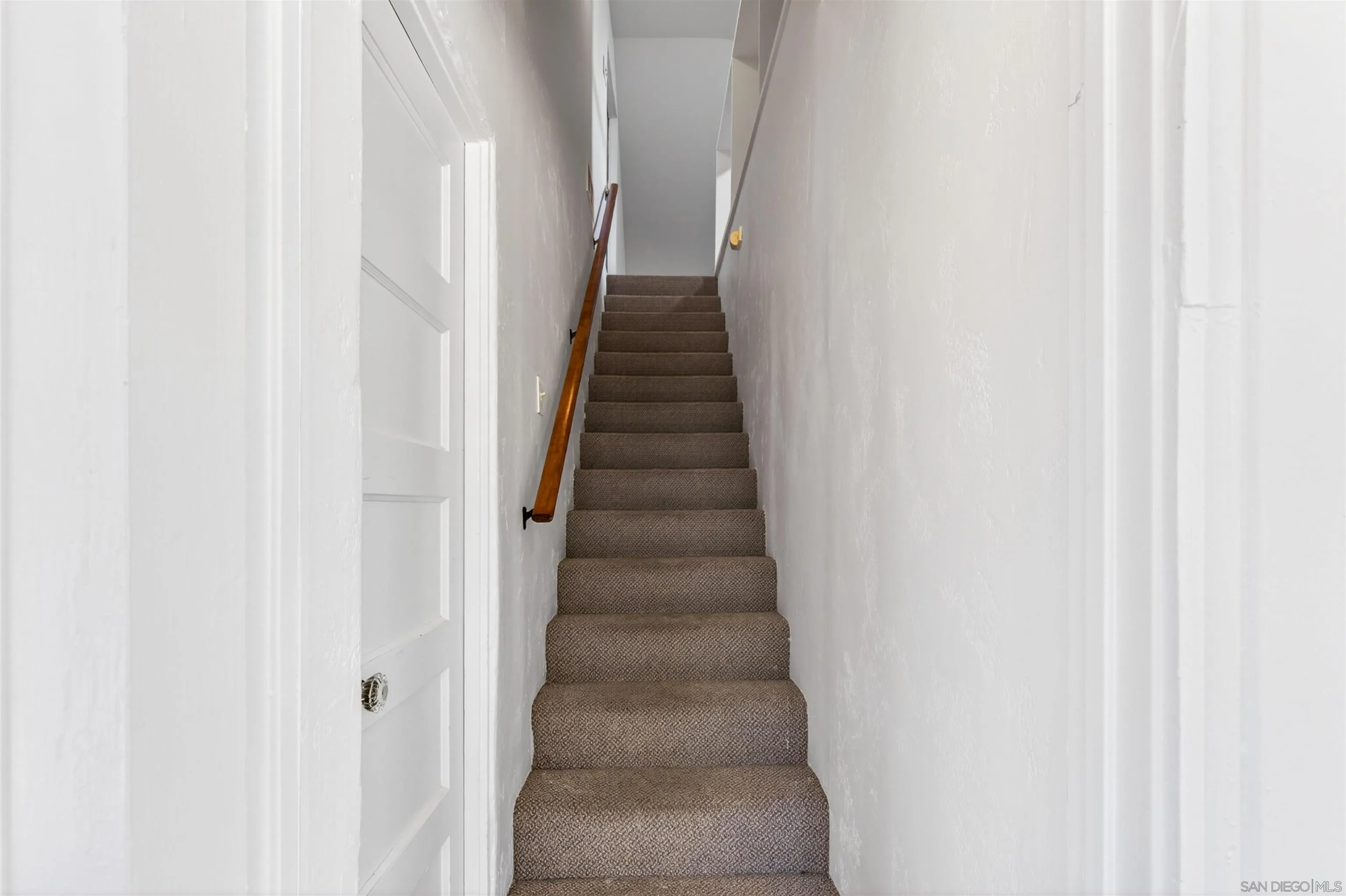 https://cdn.realtyfeed.com/cdn/127/260011046/b7a7e17201162815fa156d21adcacff8.webp