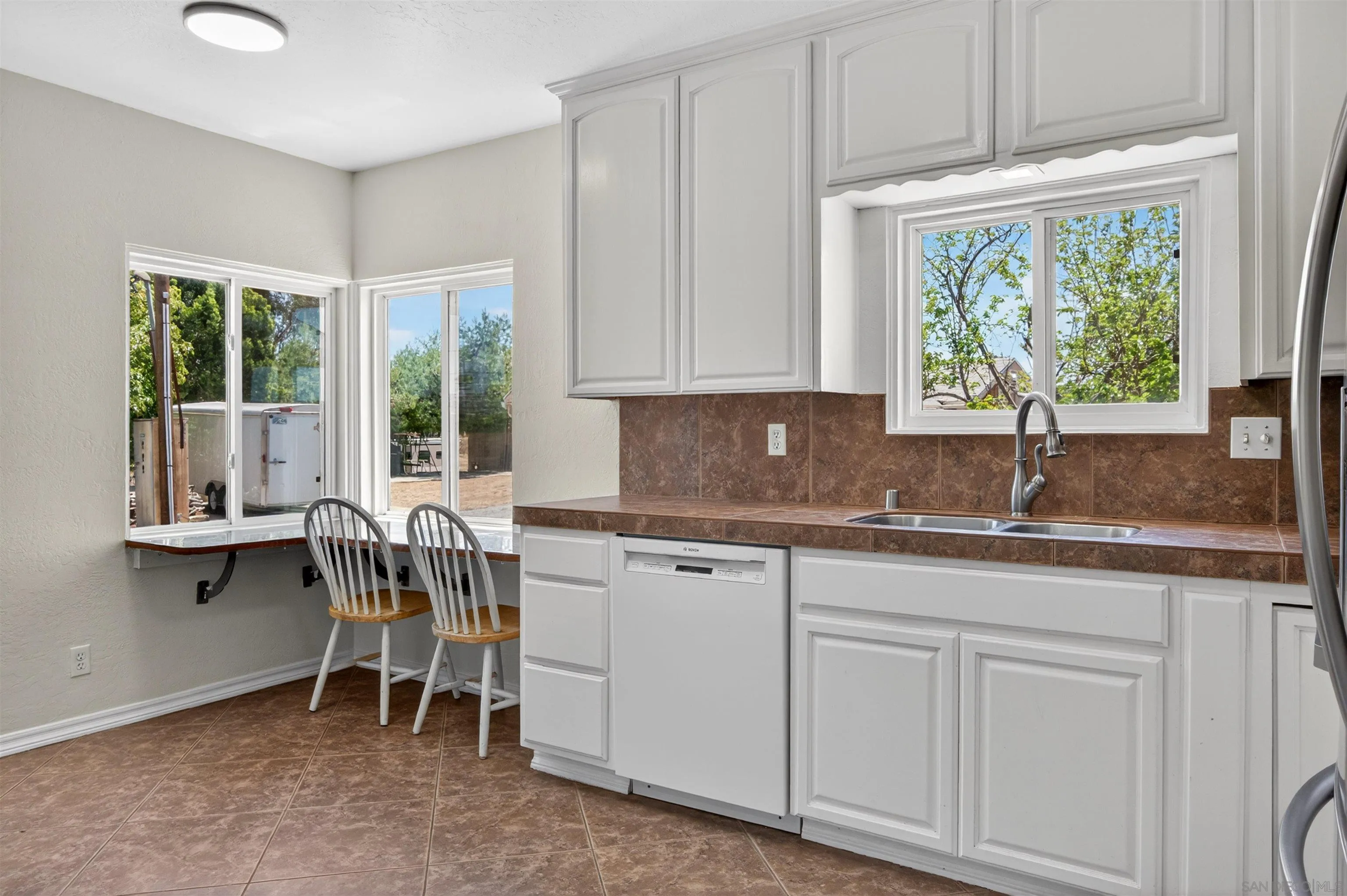 https://cdn.realtyfeed.com/cdn/127/260011046/d599454a3277e4f276d4c0fac11cf065.webp