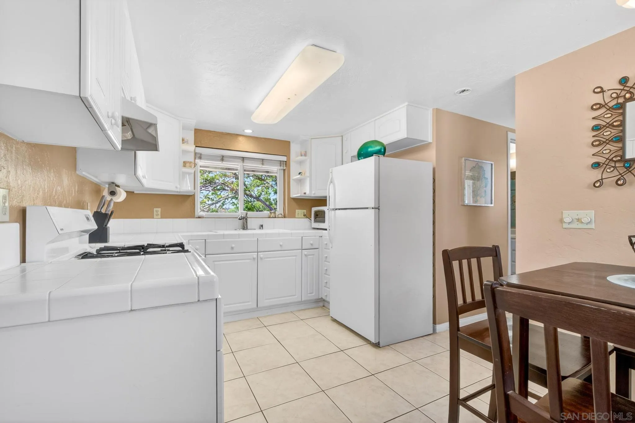 https://cdn.realtyfeed.com/cdn/127/260011046/e54ebde8ce3396f7df9a1da216fc9908.webp