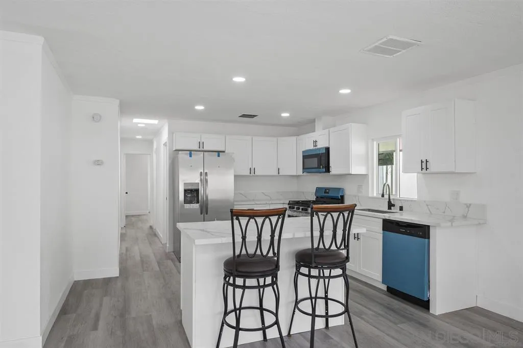 https://cdn.realtyfeed.com/cdn/127/260011050/cd2c77ff69c7189b976305ad485fbdcc.webp