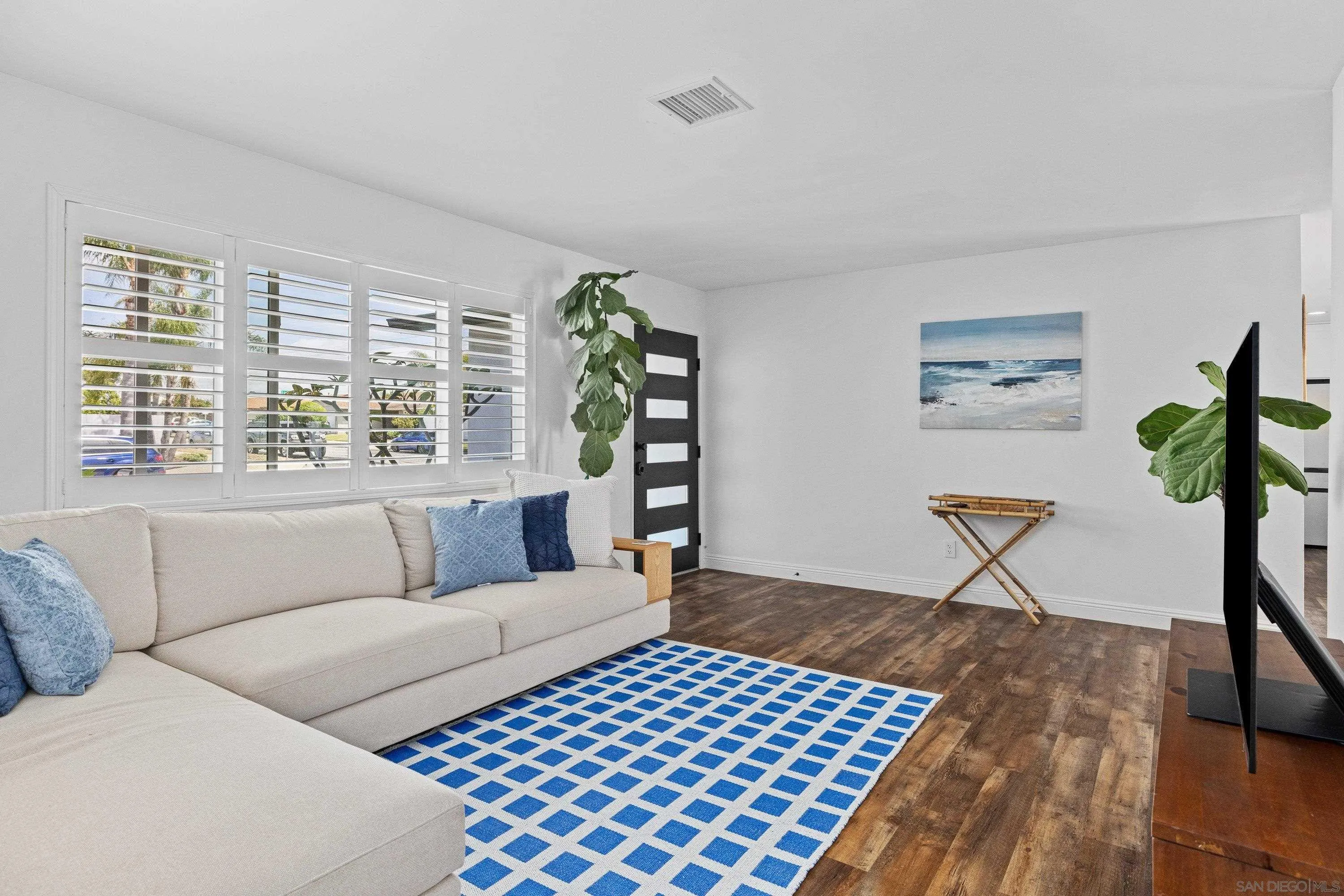 https://cdn.realtyfeed.com/cdn/127/260011052/0380bbd28dec7f93dbe816bde075062d.webp