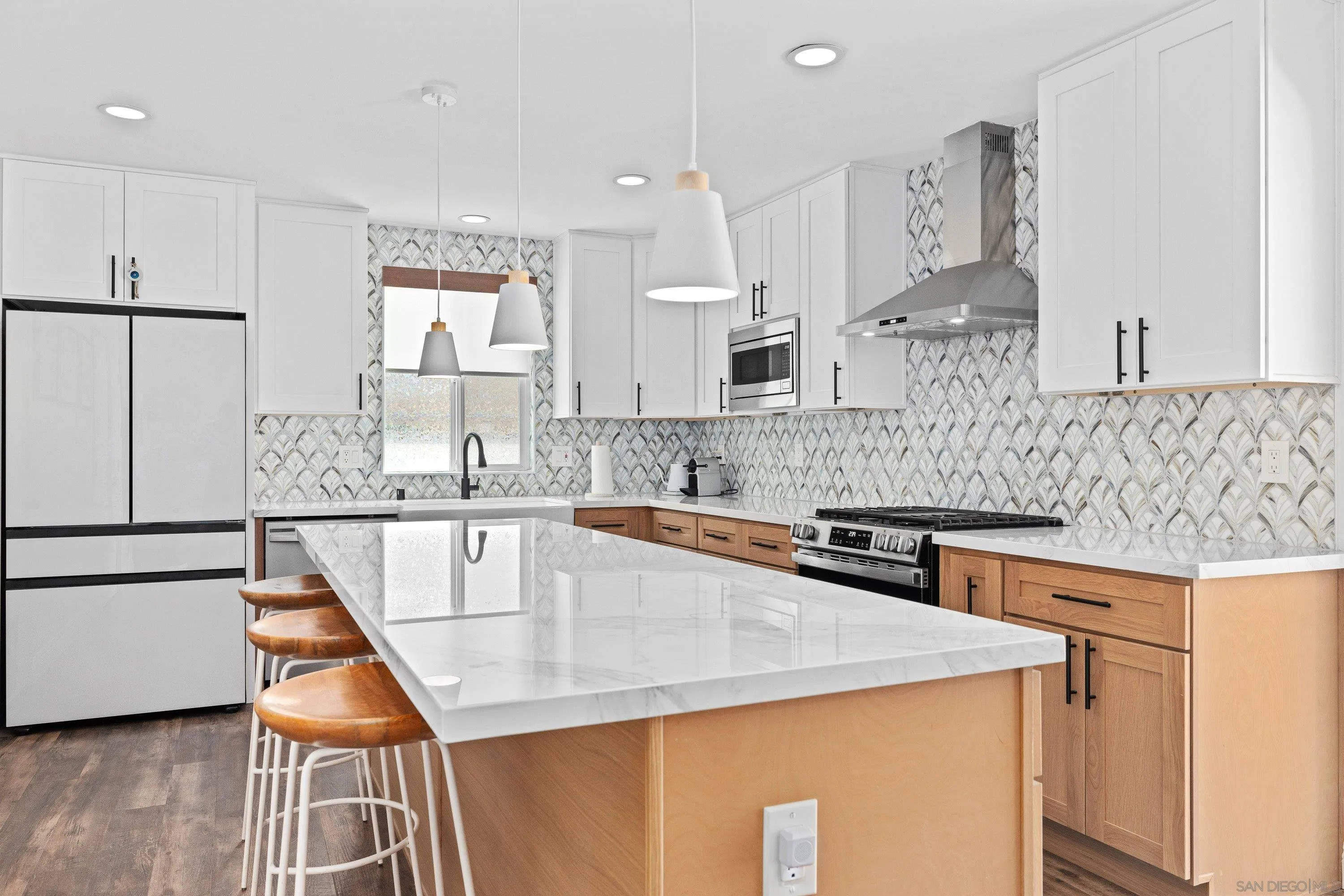 https://cdn.realtyfeed.com/cdn/127/260011052/59cb5ed999778ca1bb64b34b5ae1a096.webp