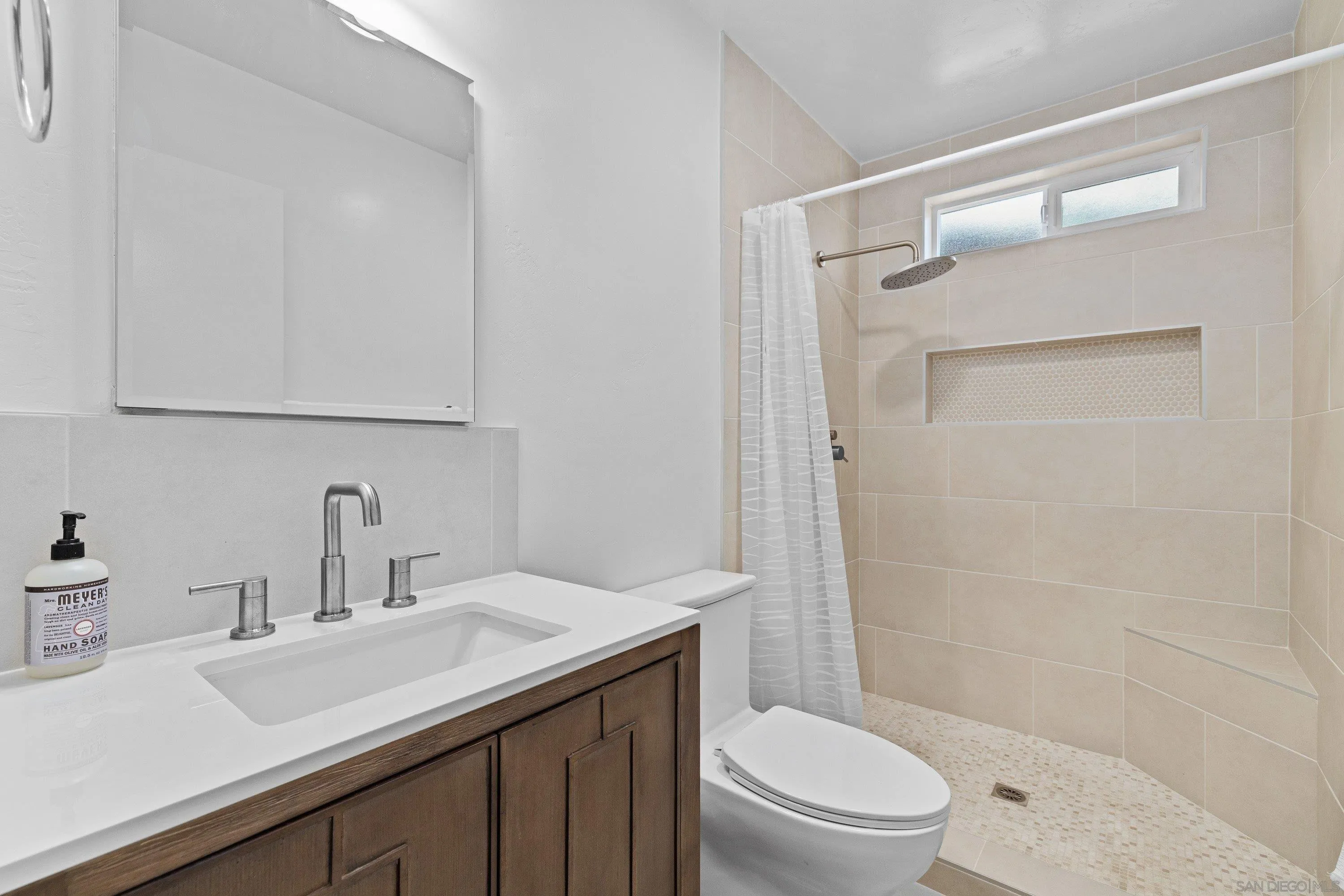 https://cdn.realtyfeed.com/cdn/127/260011052/8f2683f920263f1751a04f96e518bdbc.webp