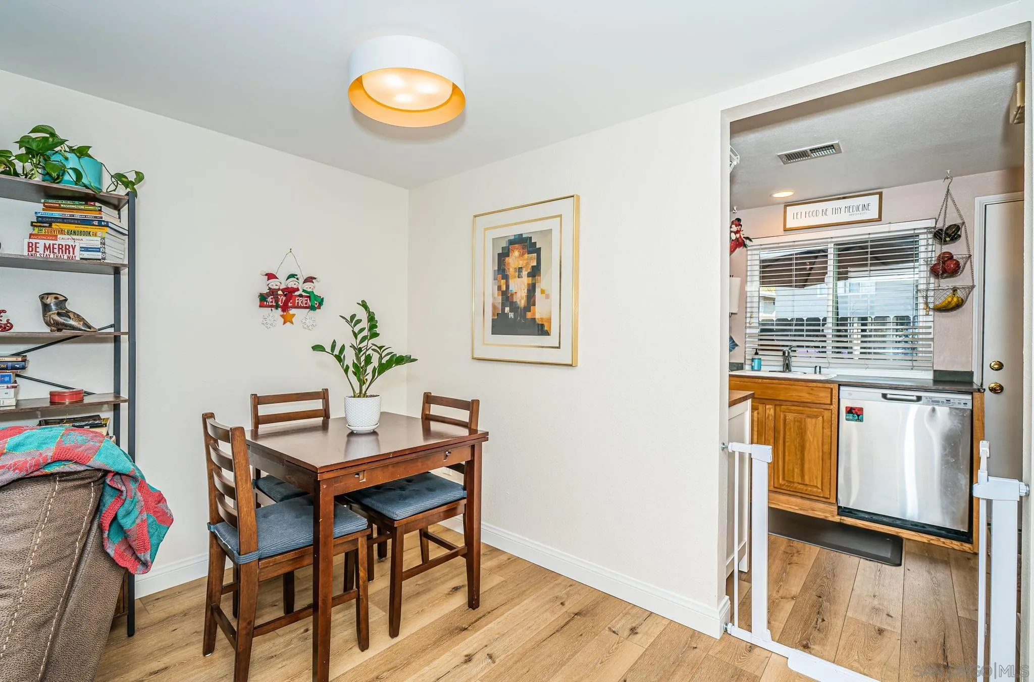 https://cdn.realtyfeed.com/cdn/127/260011053/153f2bf7763e6fee347676b996ce1fc0.webp
