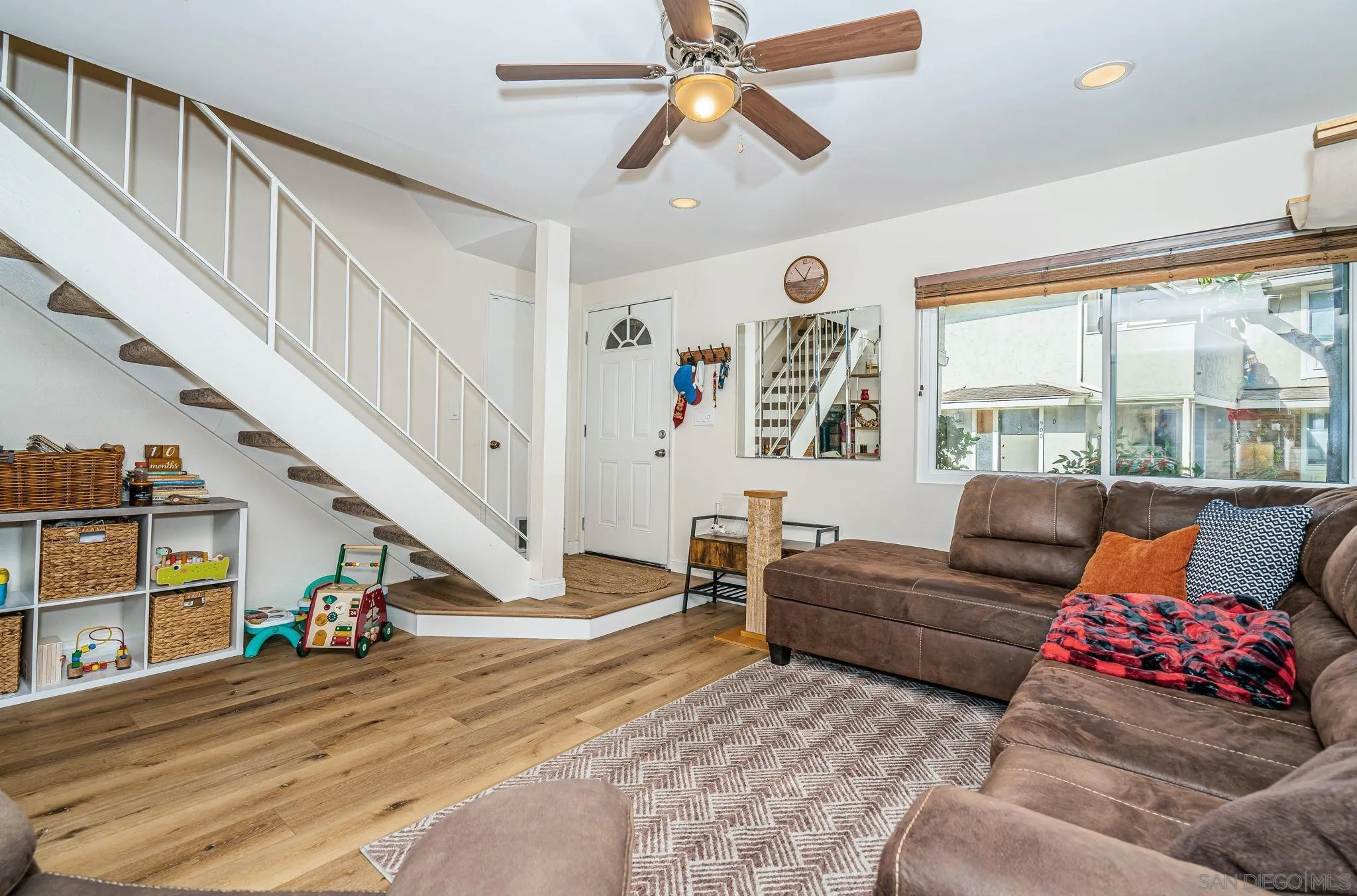 https://cdn.realtyfeed.com/cdn/127/260011053/4c7ad2a8dd14f04ee56452e47f62be85.webp