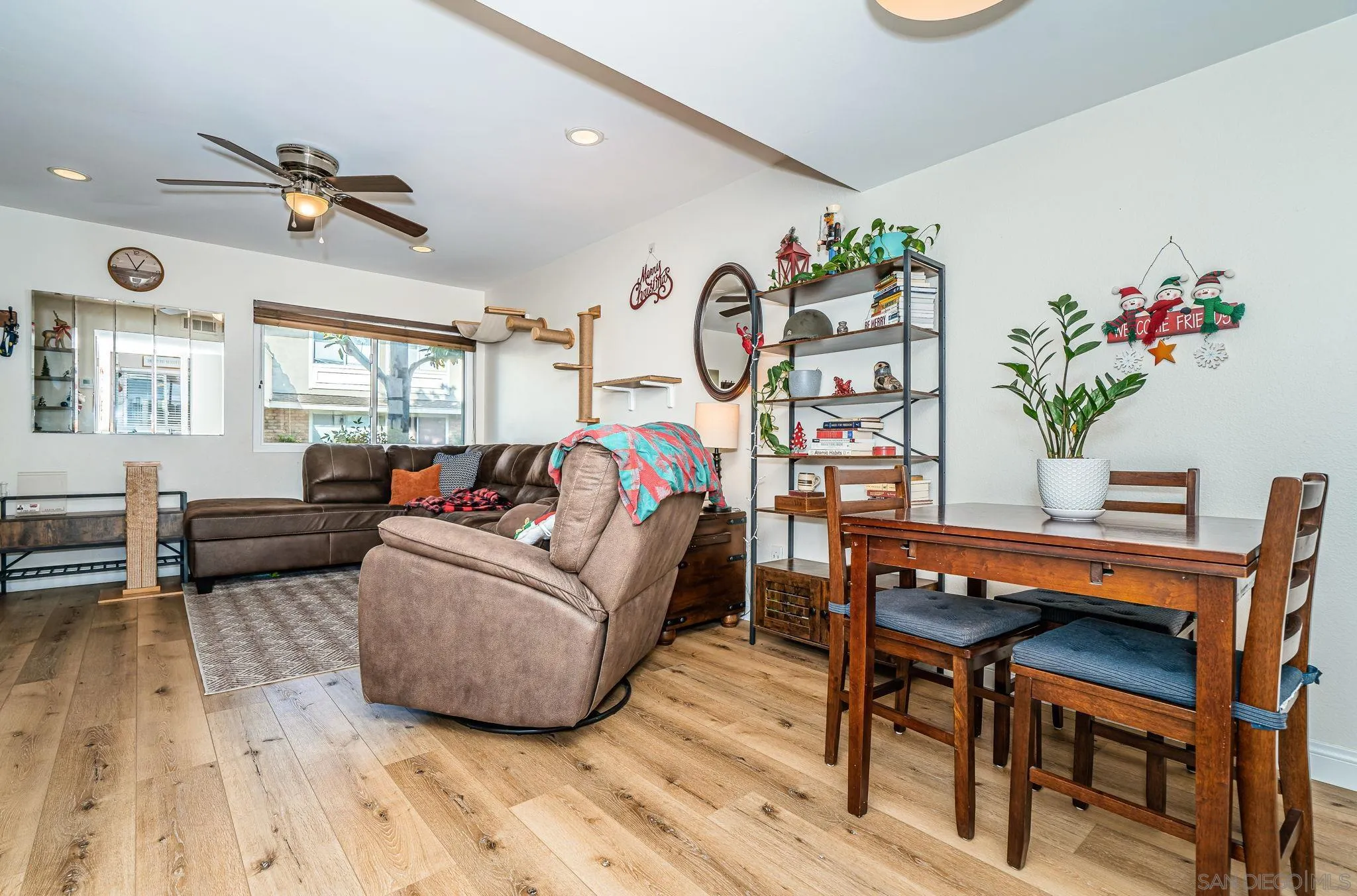 https://cdn.realtyfeed.com/cdn/127/260011053/9465fd34e222c41b7583a9a82912d7be.webp
