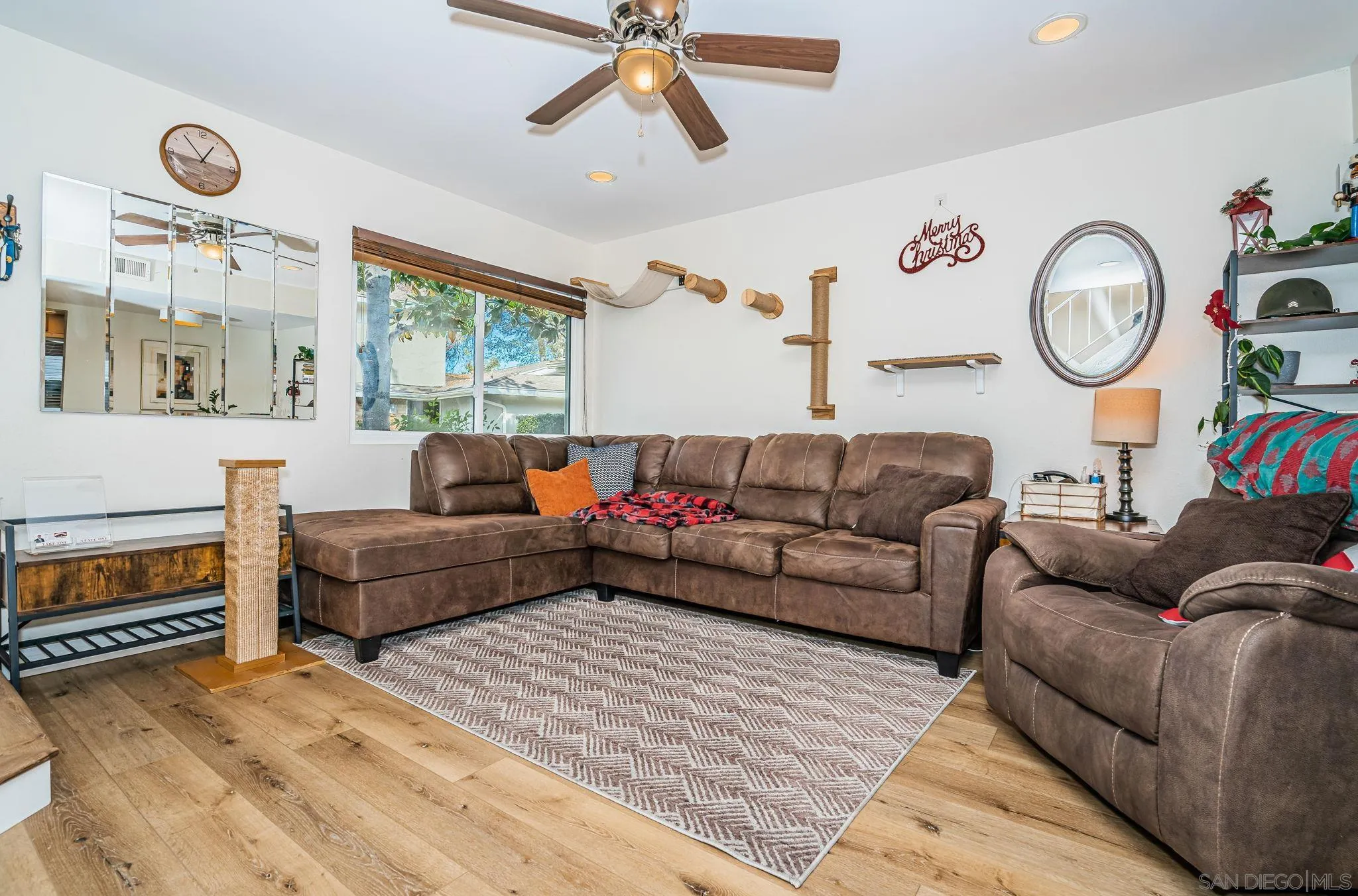 https://cdn.realtyfeed.com/cdn/127/260011053/a852608fc4ffe1f83a86364ce4f423b9.webp