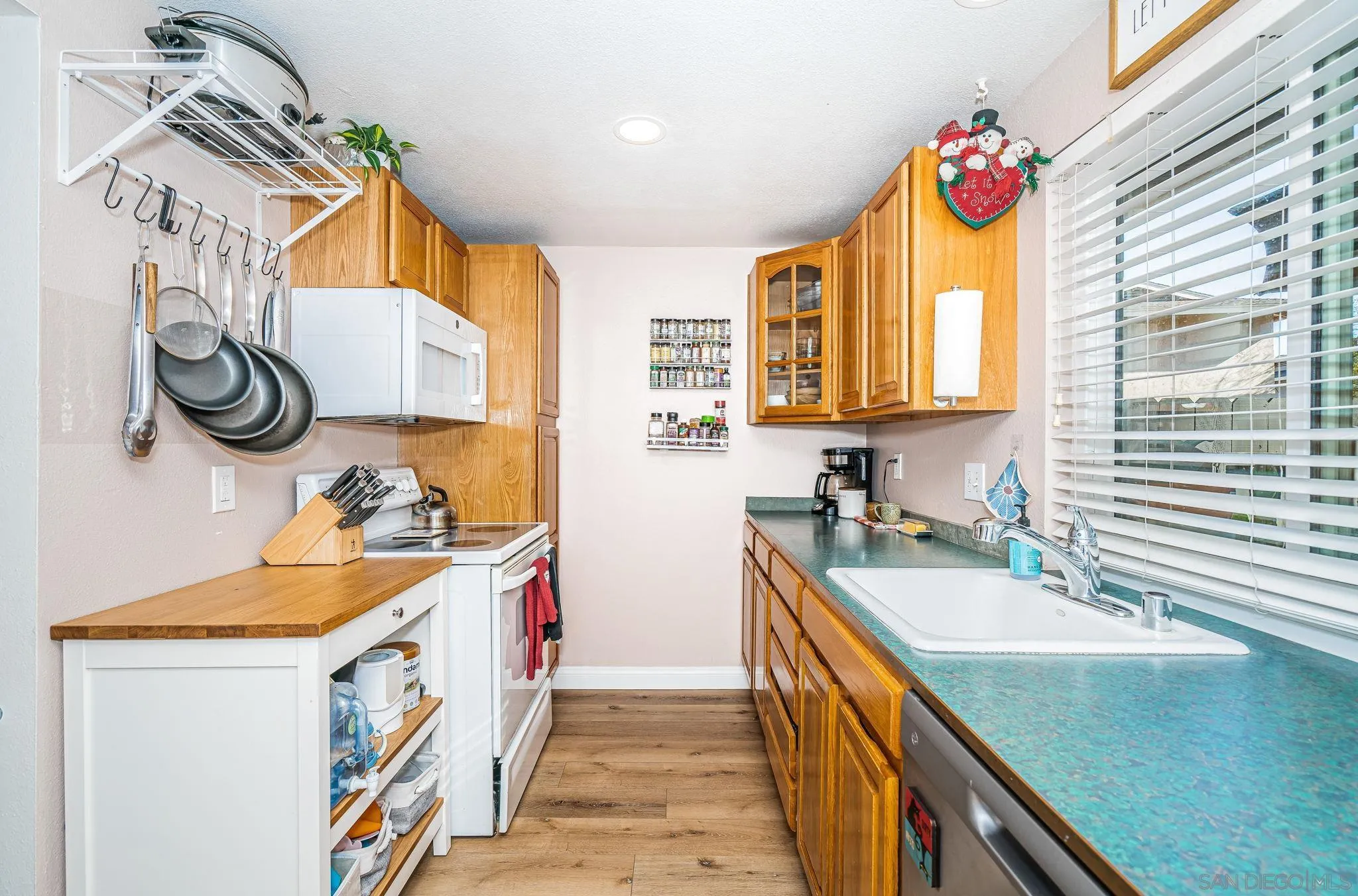 https://cdn.realtyfeed.com/cdn/127/260011053/c01ba15af6f0607252d64ba5bf287a4b.webp